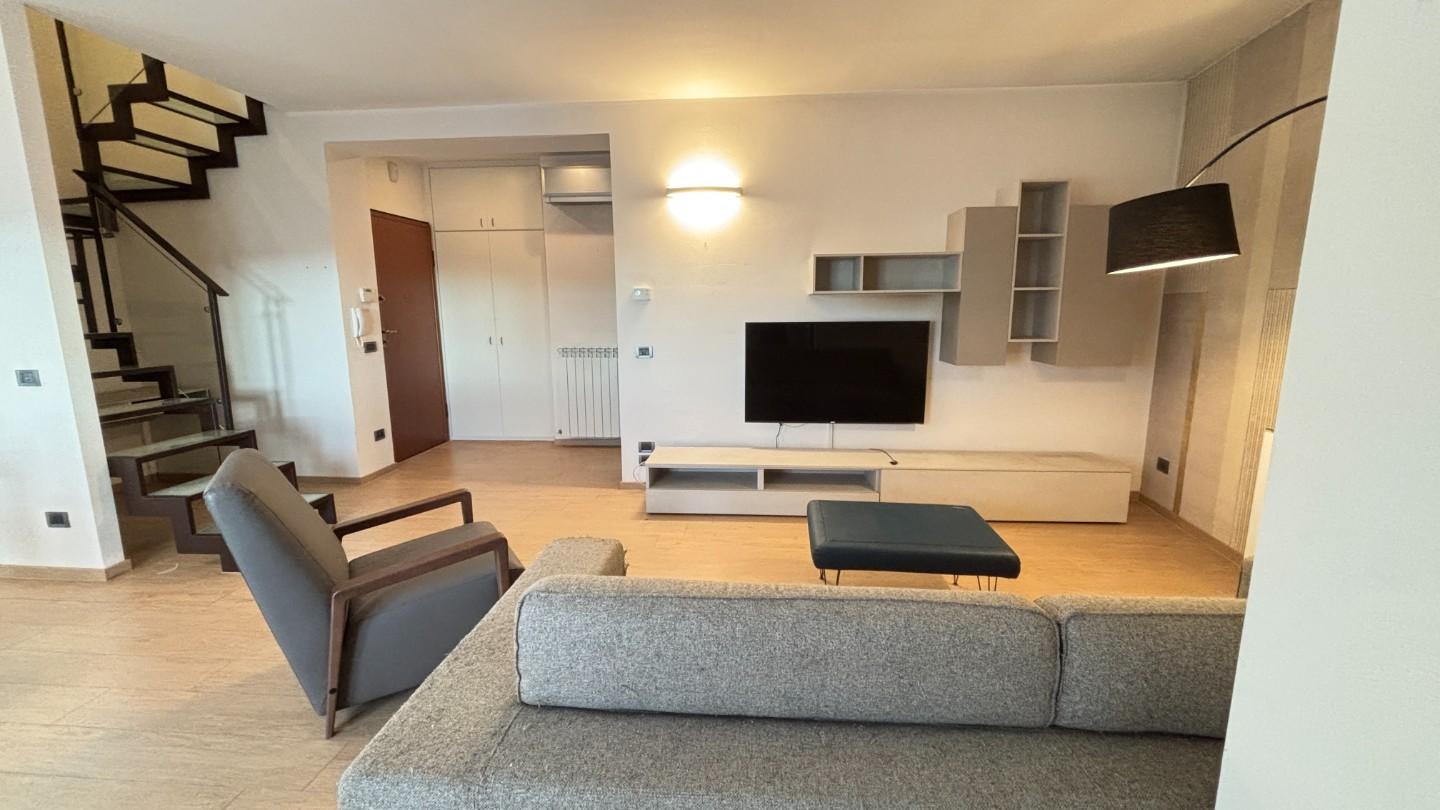 Attico con terrazzo a Cascina