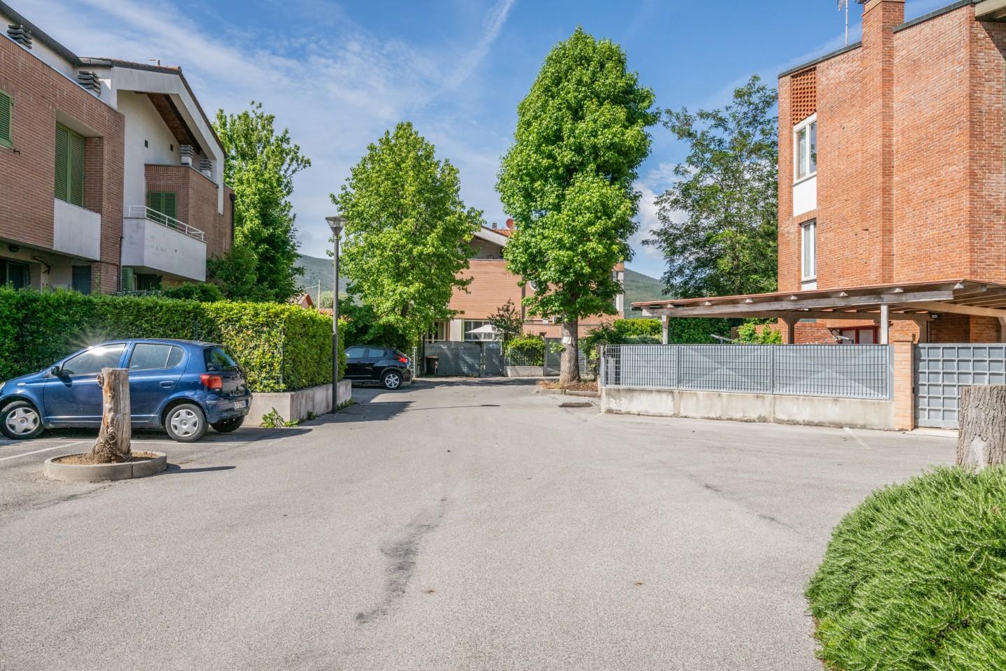 Quadrilocale con terrazzo a Cascina