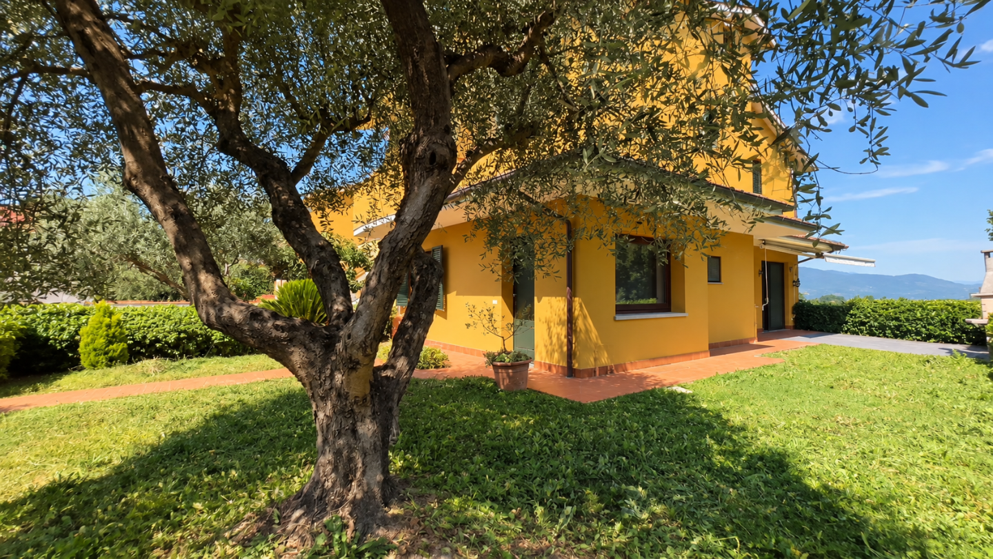 Villa con giardino a Santa Maria a Monte