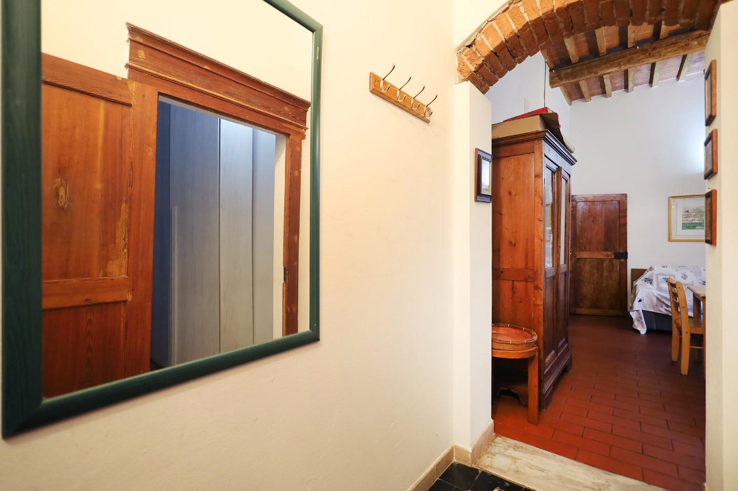 Trilocale arredato in affitto a Pisa