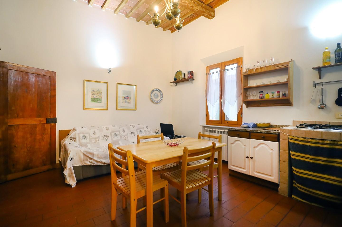 Trilocale arredato in affitto a Pisa