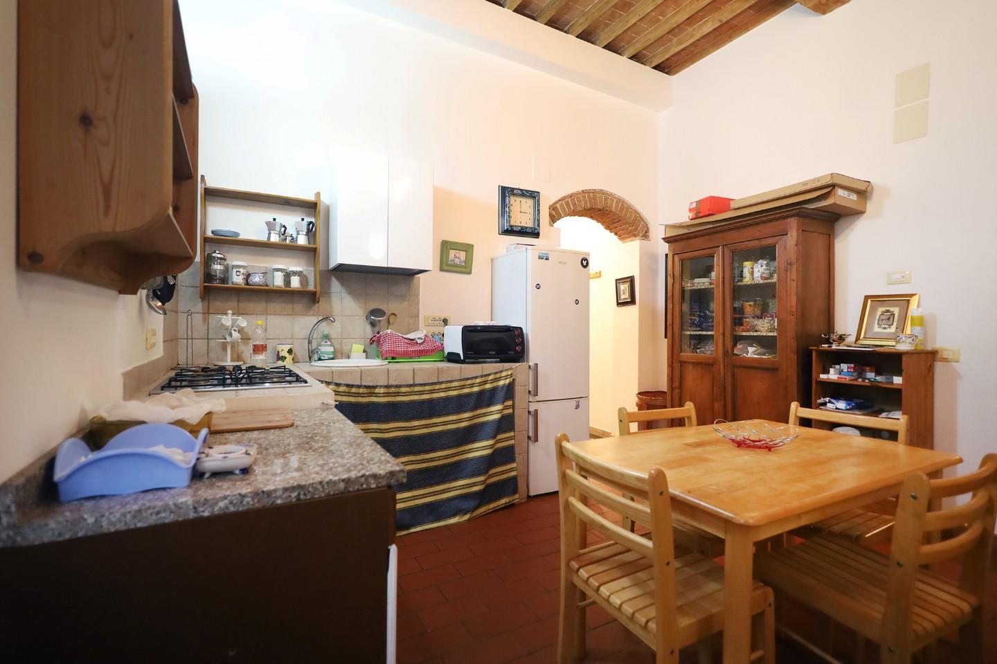 Trilocale arredato in affitto a Pisa