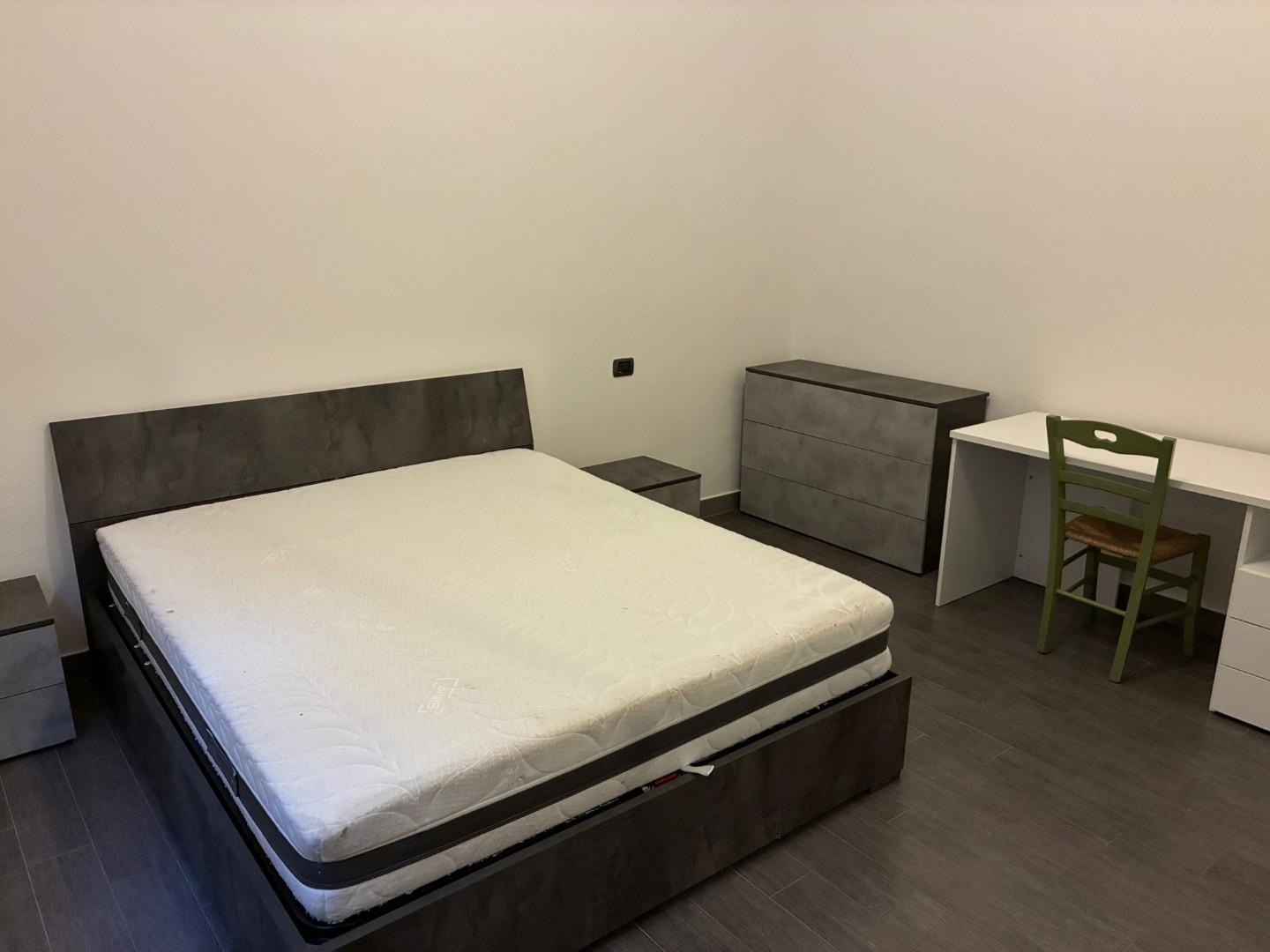 Stanza Singola ristrutturata, Pisa tribunale