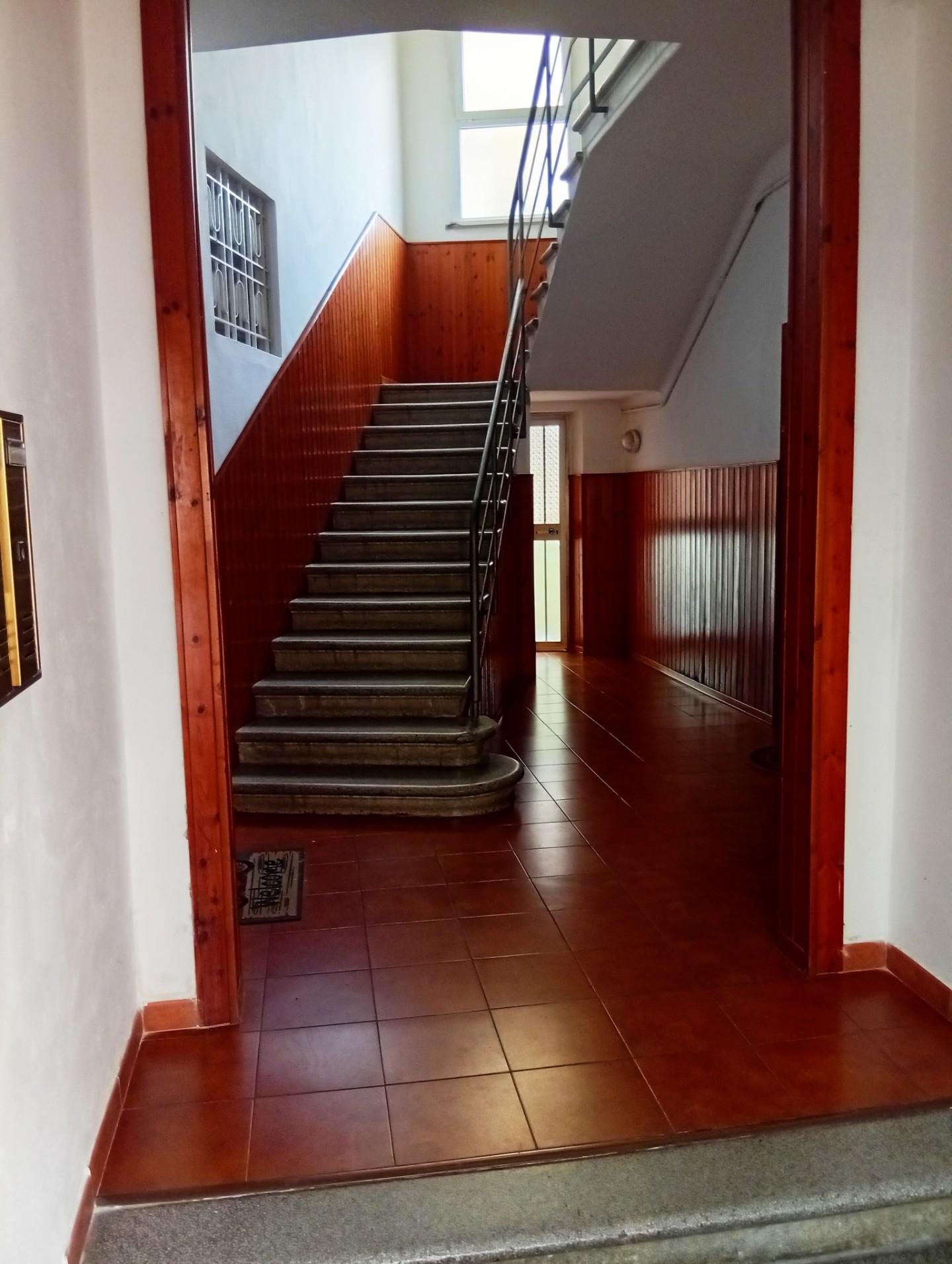 Trilocale da ristrutturare a Livorno