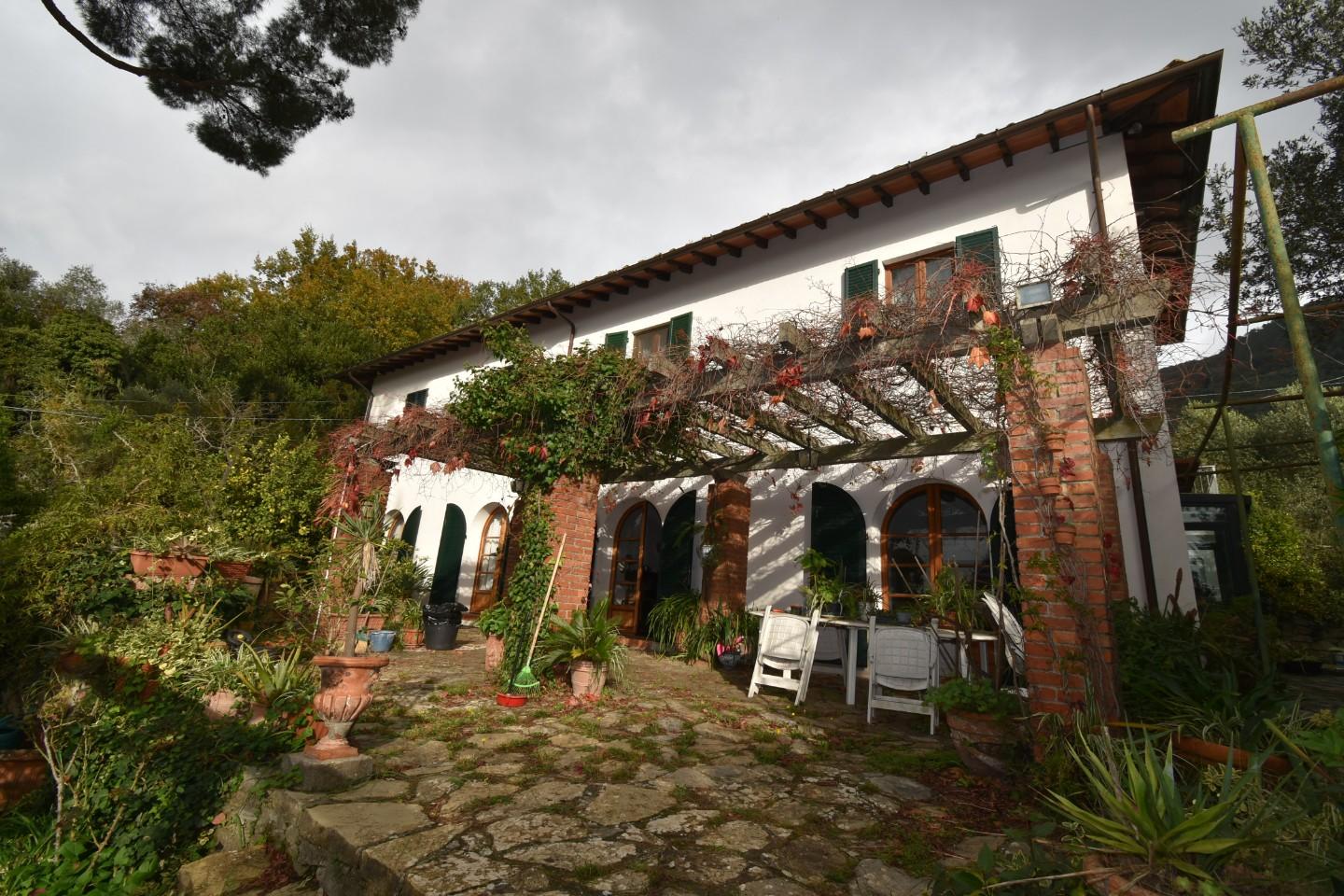 Casa indipendente con giardino a San Giuliano Terme