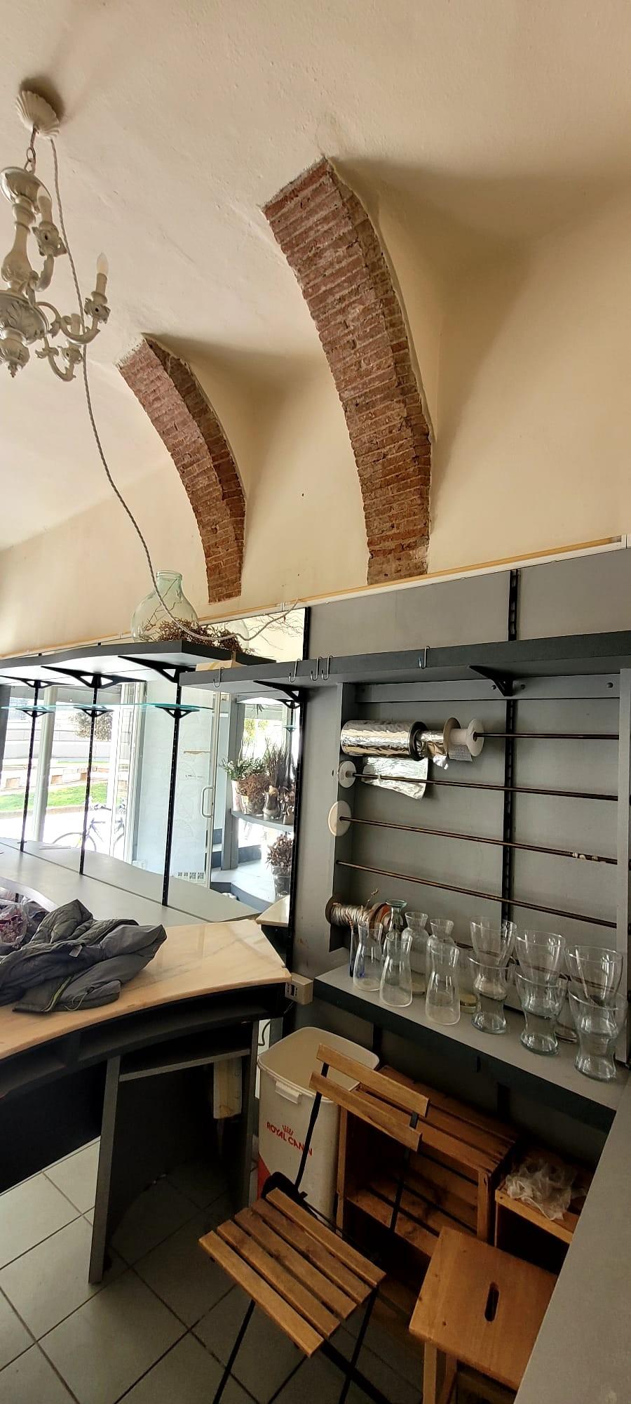 Negozio in affitto, Pisa santa maria