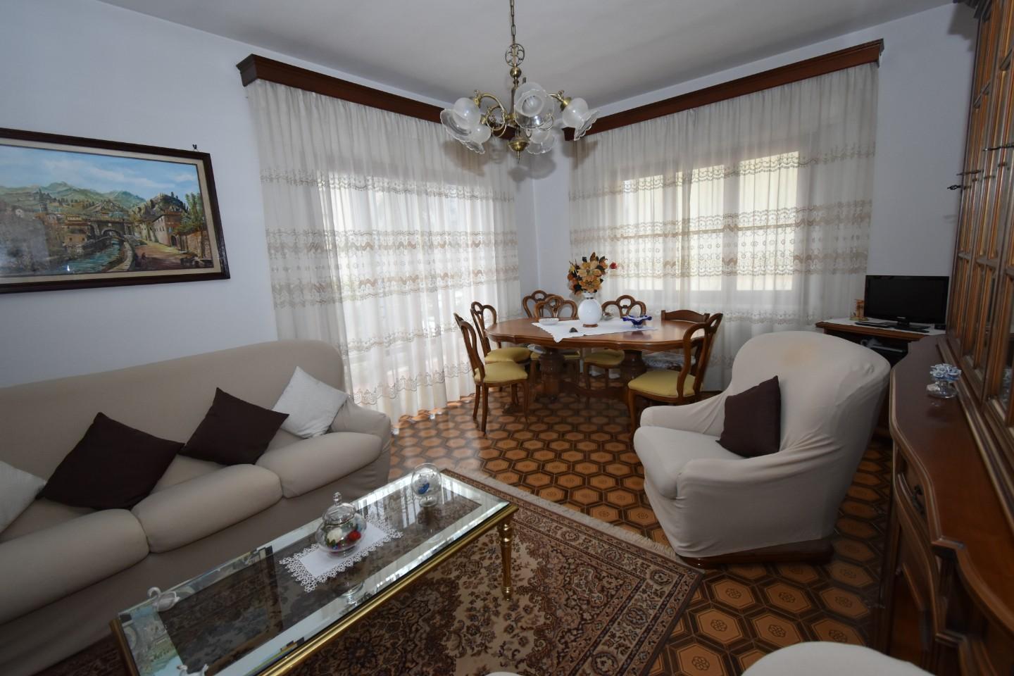 Villa con giardino, San Giuliano Terme gello