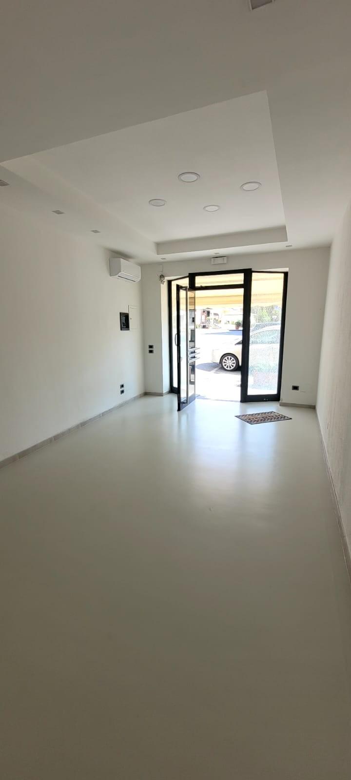 Locale commerciale in affitto a San Giuliano Terme