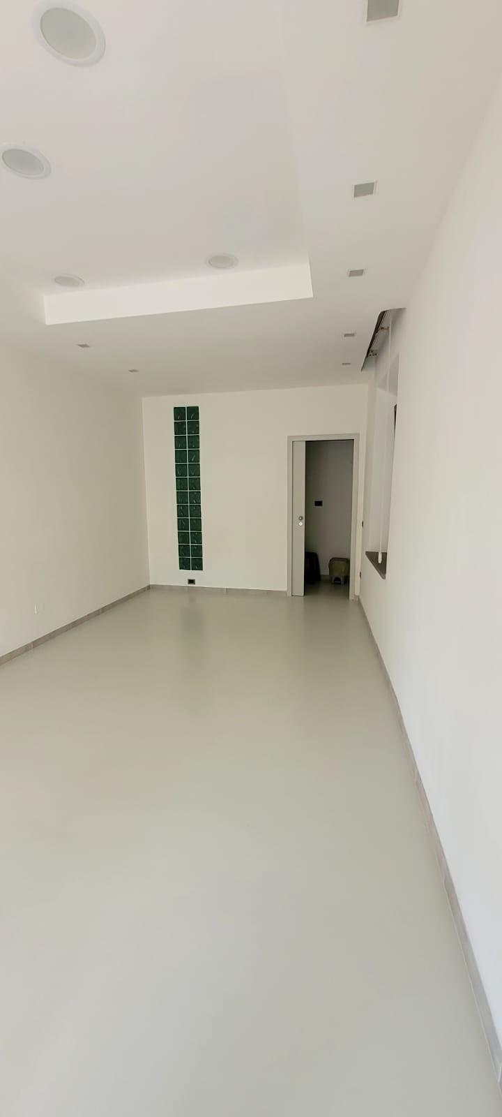Locale commerciale in affitto a San Giuliano Terme
