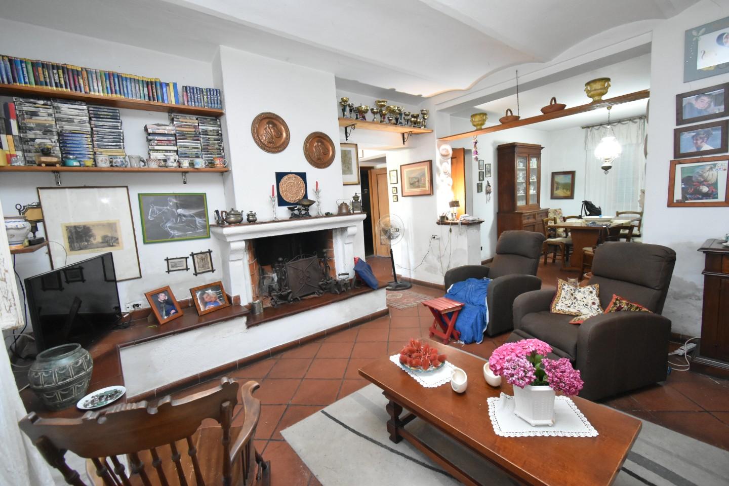 Casa indipendente con terrazzo a San Giuliano Terme