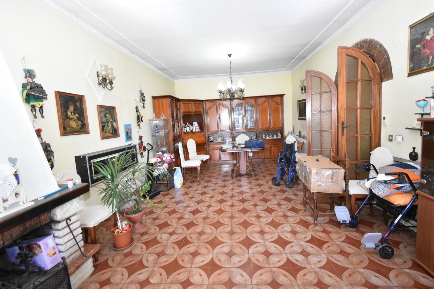 Casa indipendente con terrazzi, Pisa porta nuova