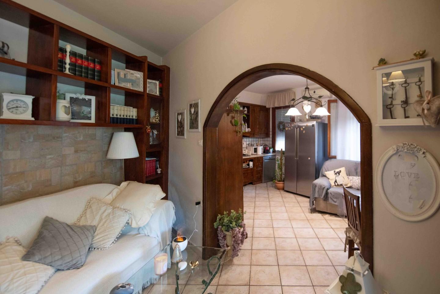 Villa con giardino a Vecchiano
