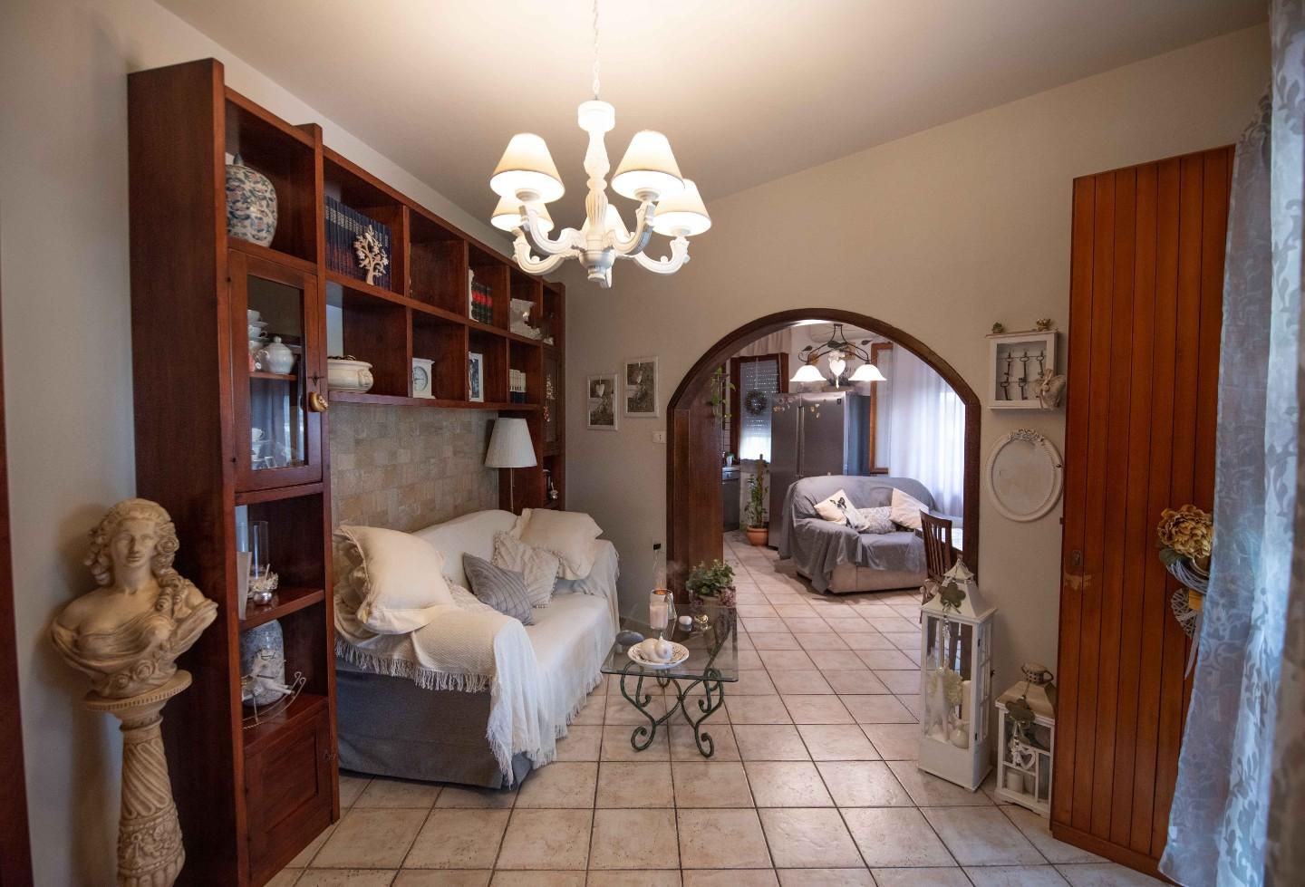 Villa con giardino a Vecchiano