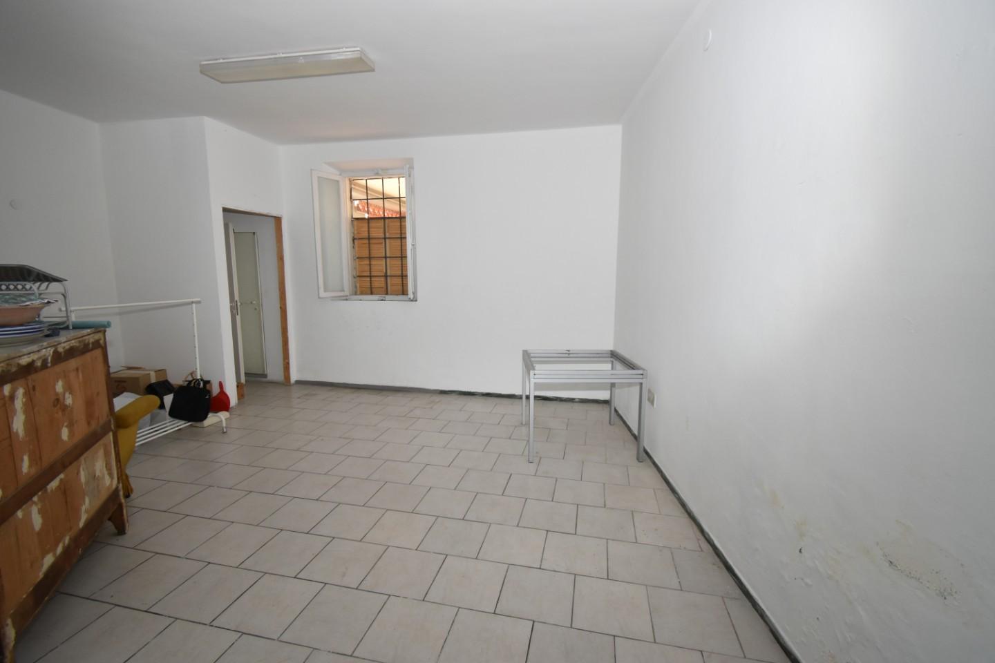 Locale commerciale in vendita a Vecchiano