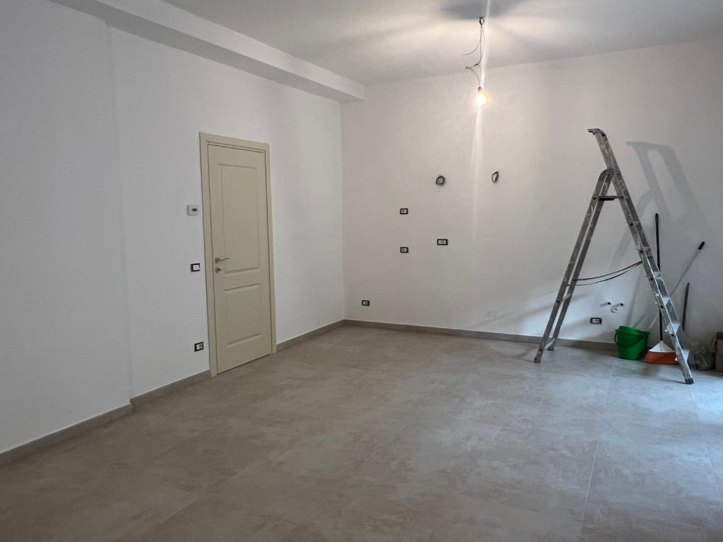 Quadrilocale con terrazzo a Cascina