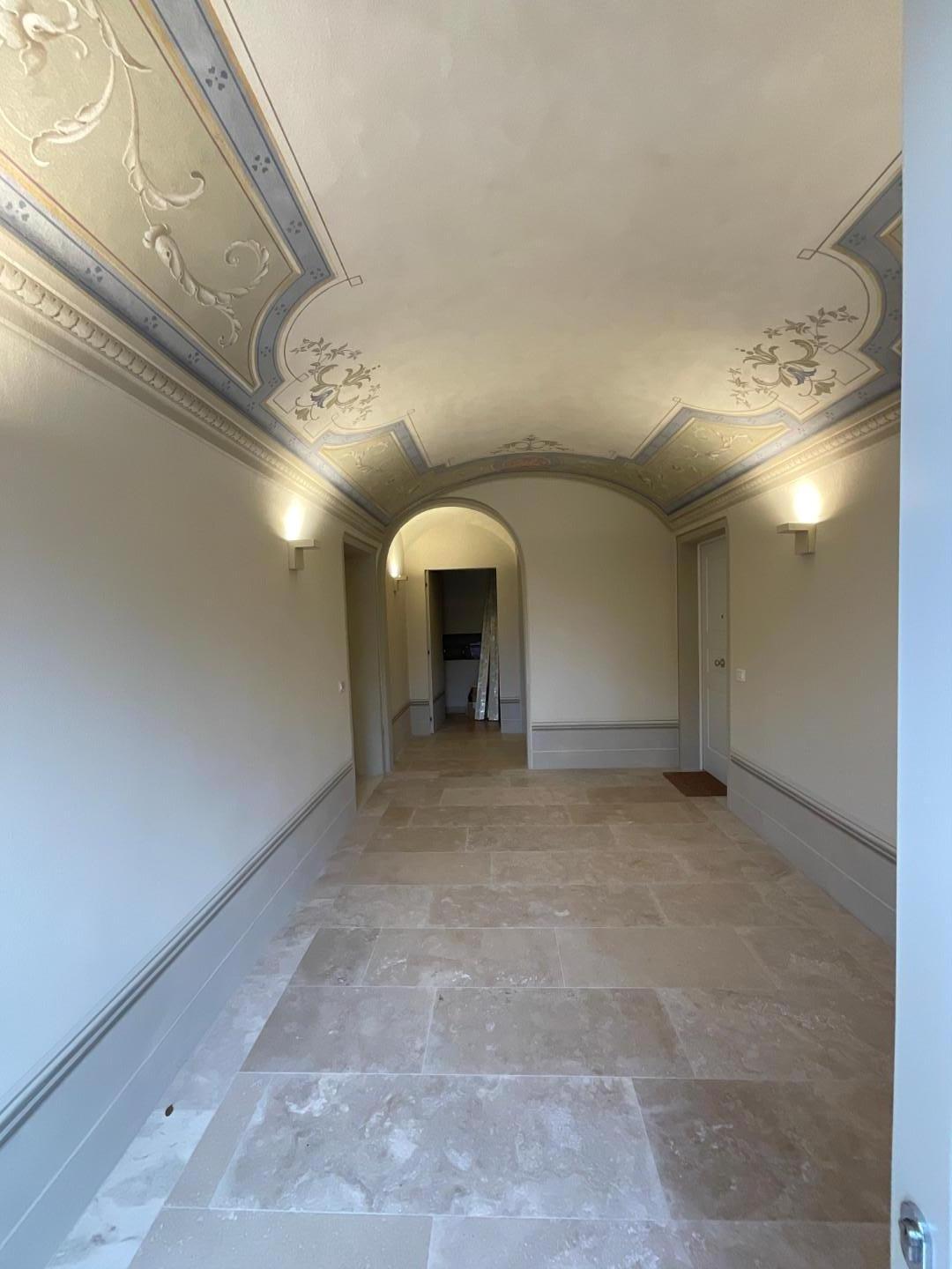 Stabile/Palazzo con giardino a Cascina