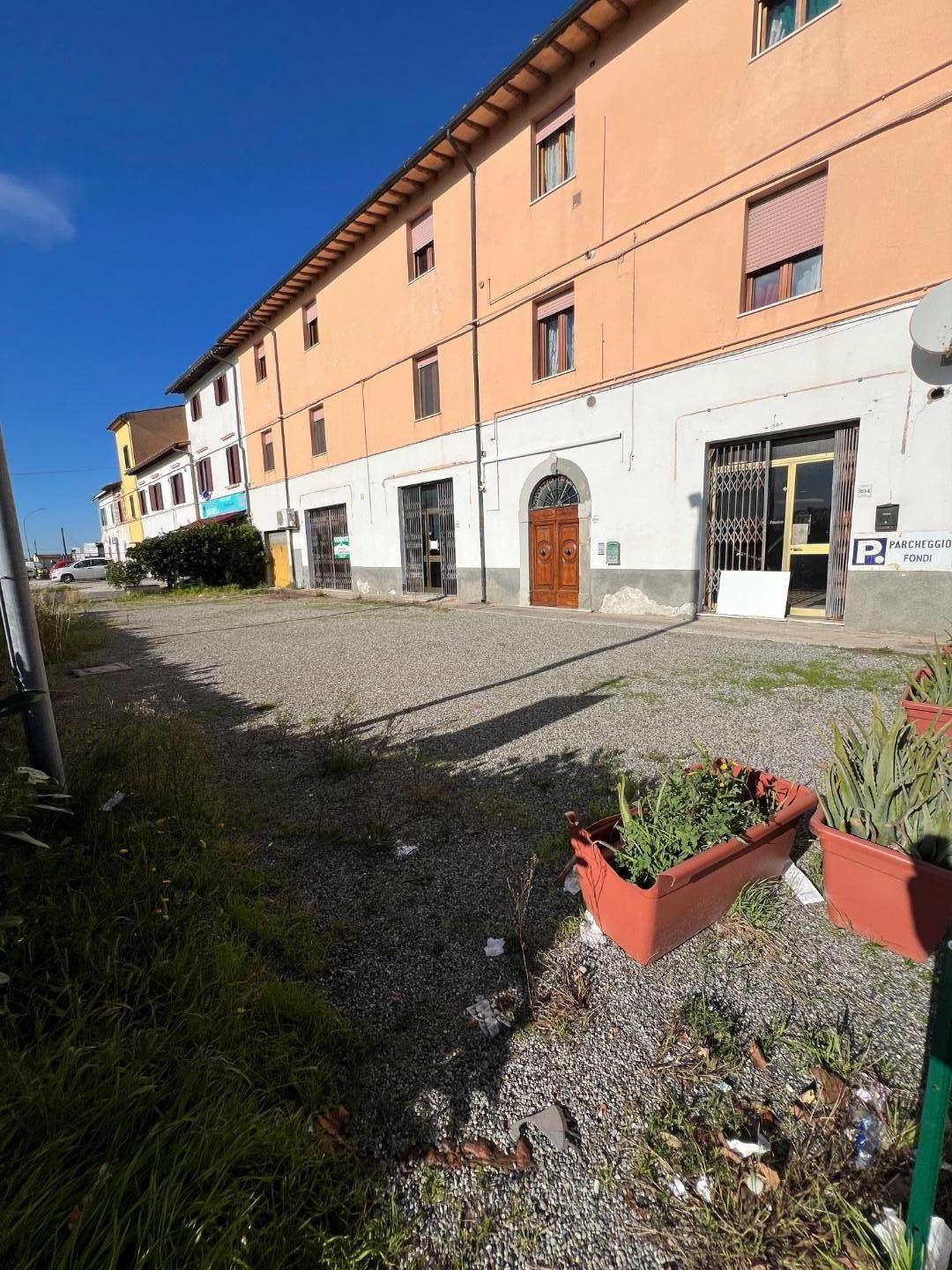 Locale commerciale da ristrutturare, Calcinaia fornacette