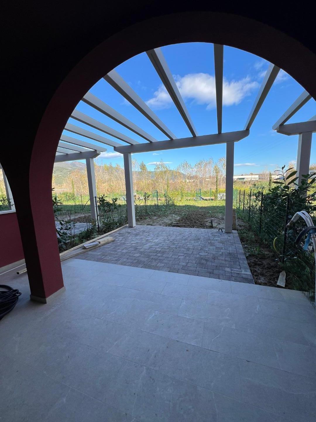 Villa con giardino, Calcinaia fornacette