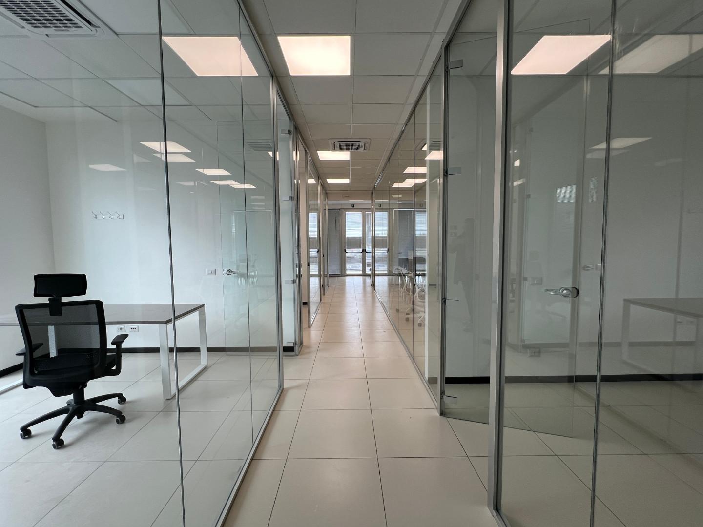 Ufficio in affitto a Cascina