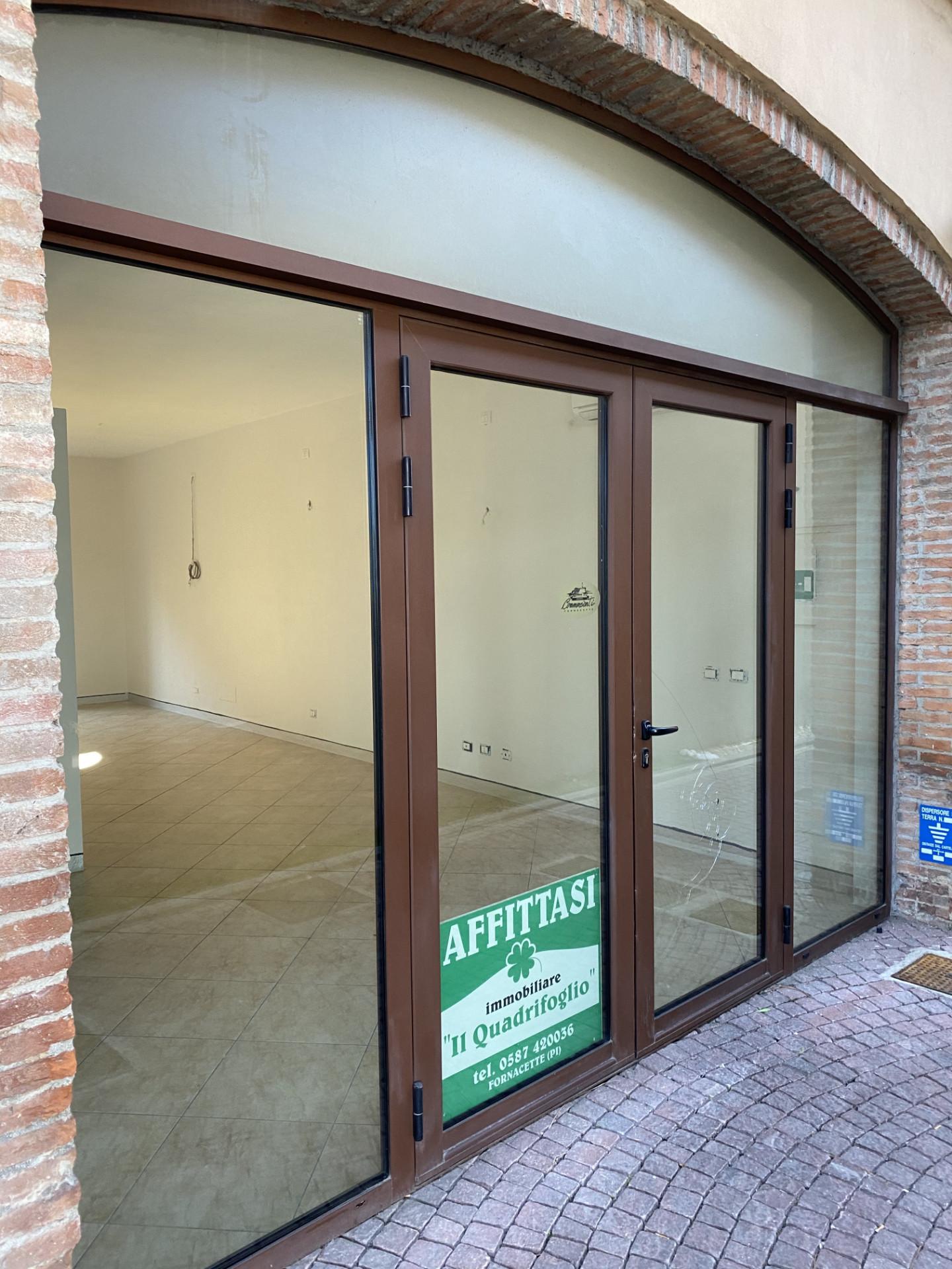 Locale commerciale in affitto, Calcinaia fornacette