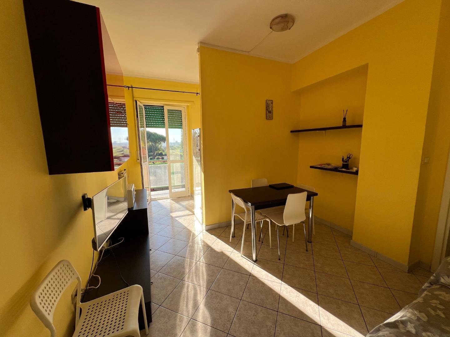 Trilocale arredato in affitto a Calcinaia