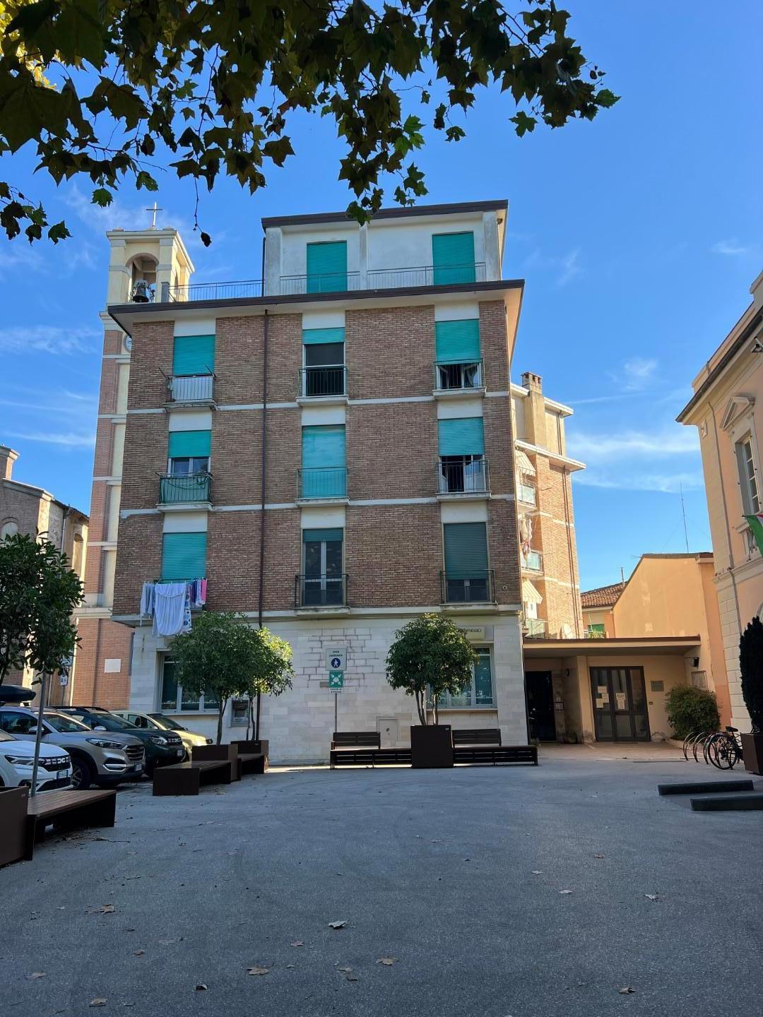 Trilocale arredato in affitto a Calcinaia