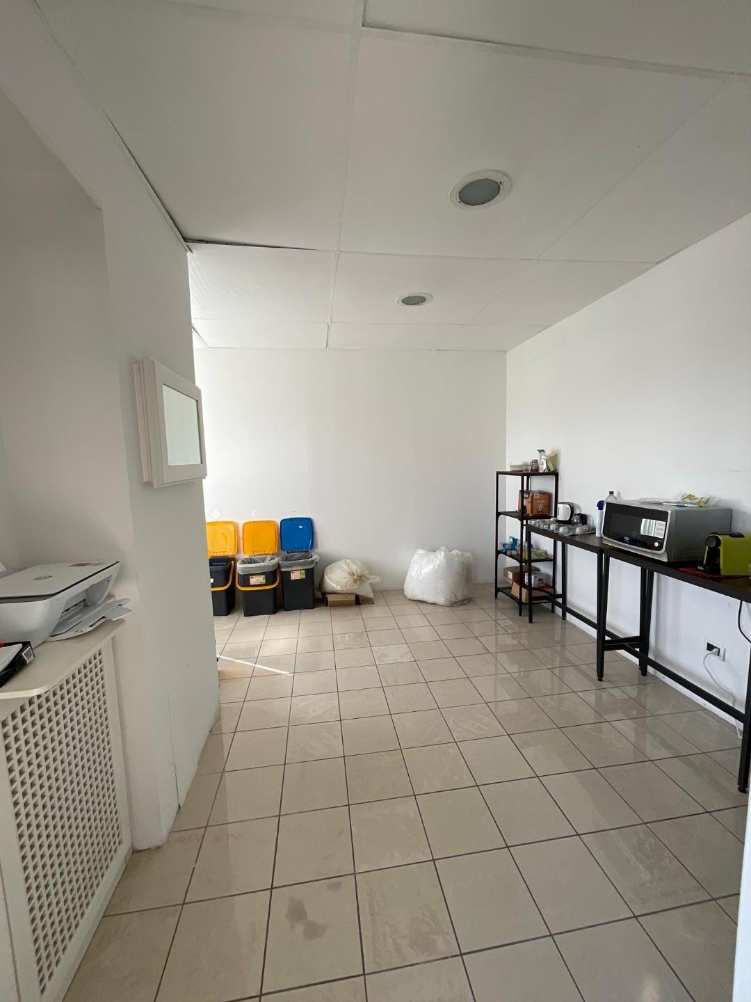 Ufficio in affitto a Cascina