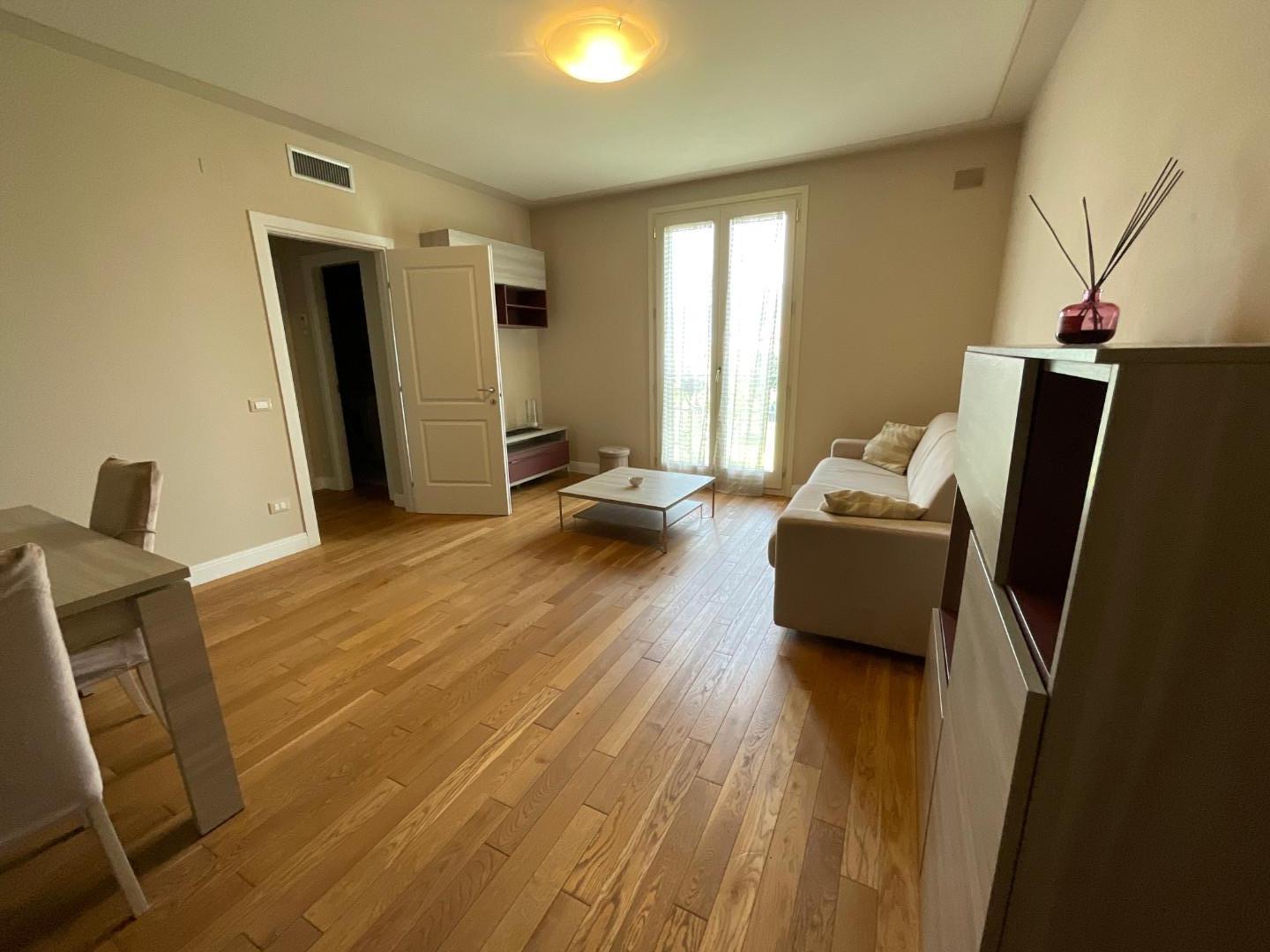 Trilocale arredato in affitto, Calcinaia fornacette