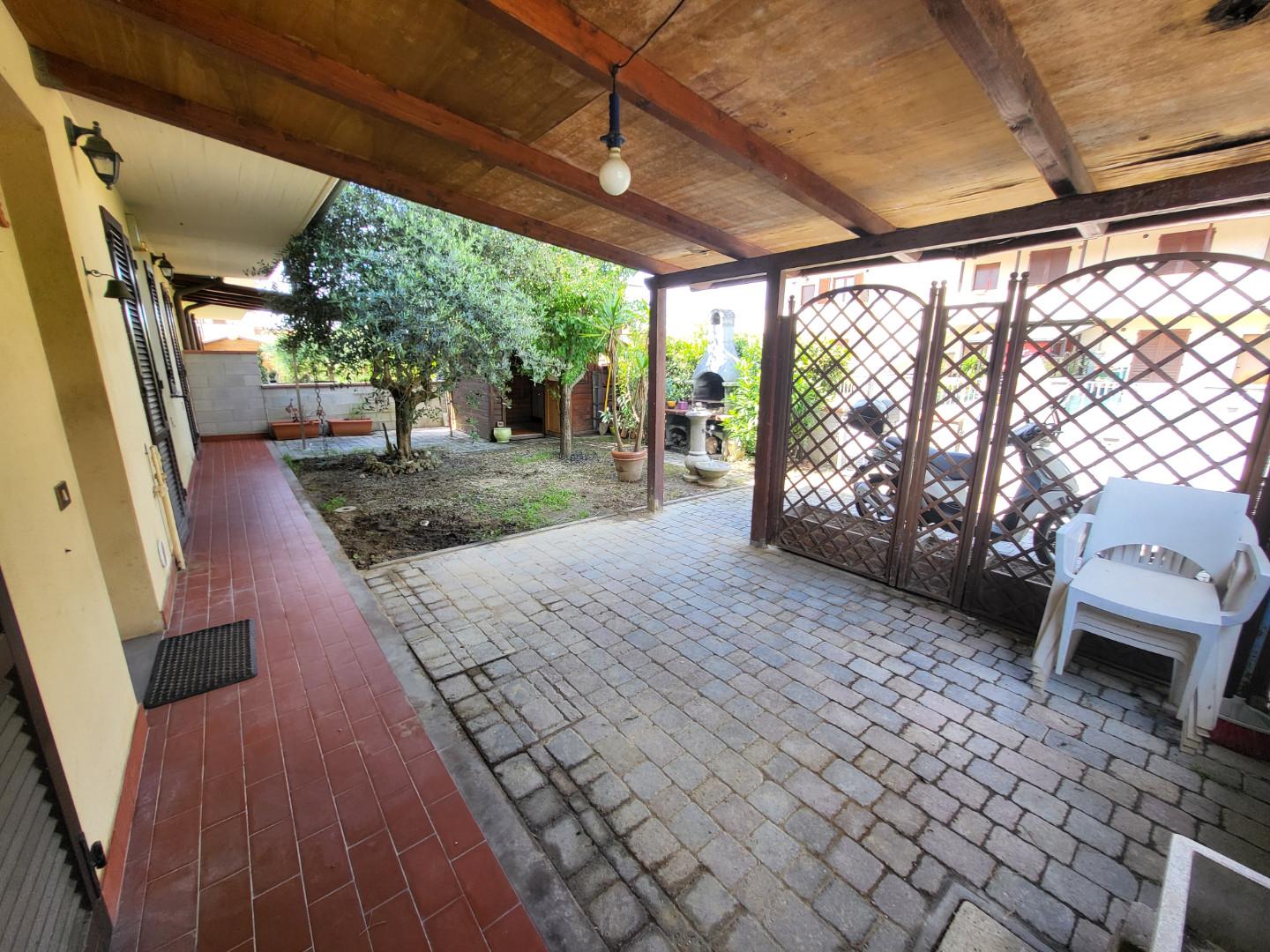 Trilocale con giardino, Calcinaia fornacette