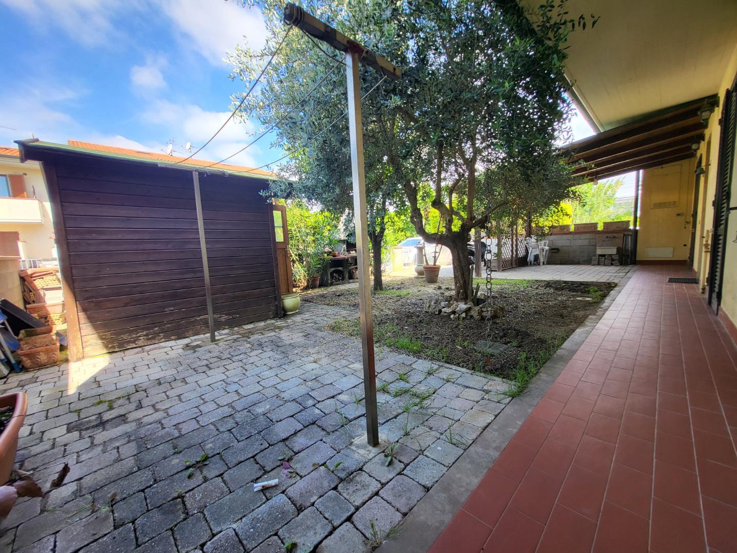 Trilocale con giardino, Calcinaia fornacette
