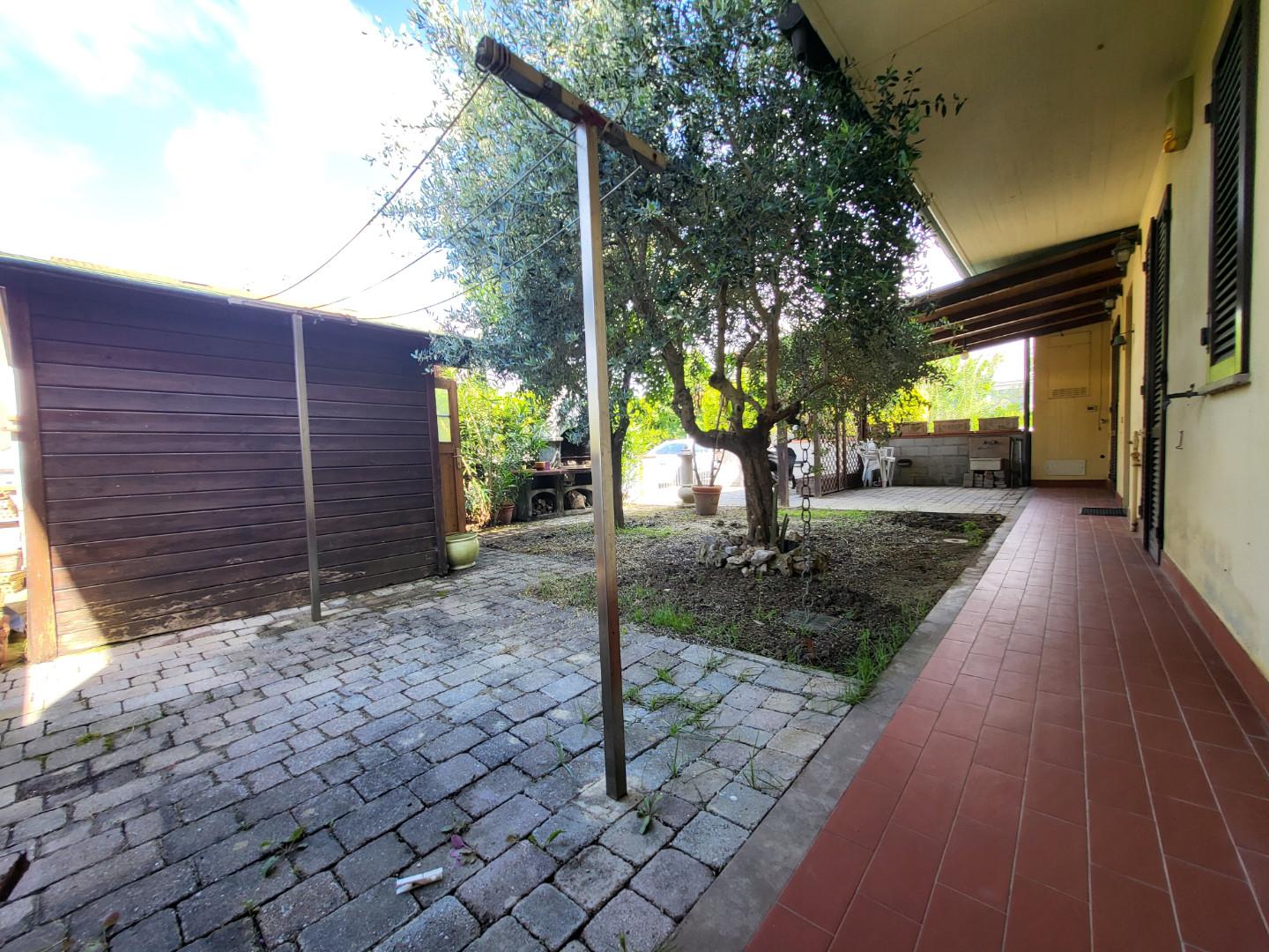 Trilocale con giardino, Calcinaia fornacette