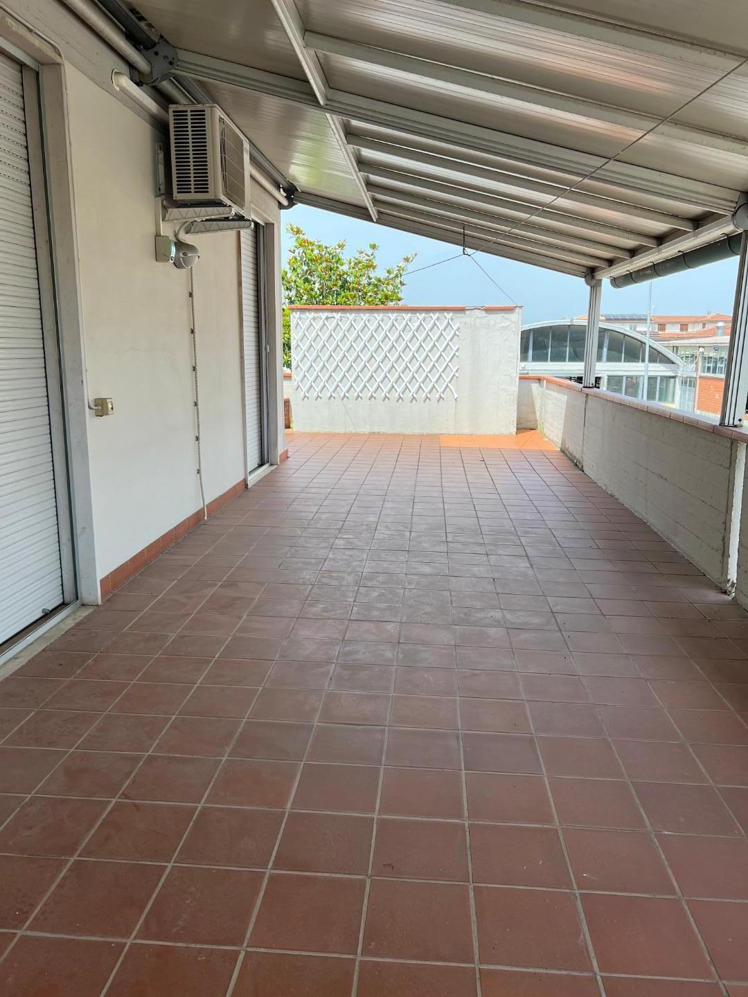 Appartamento con terrazzi, Calcinaia fornacette