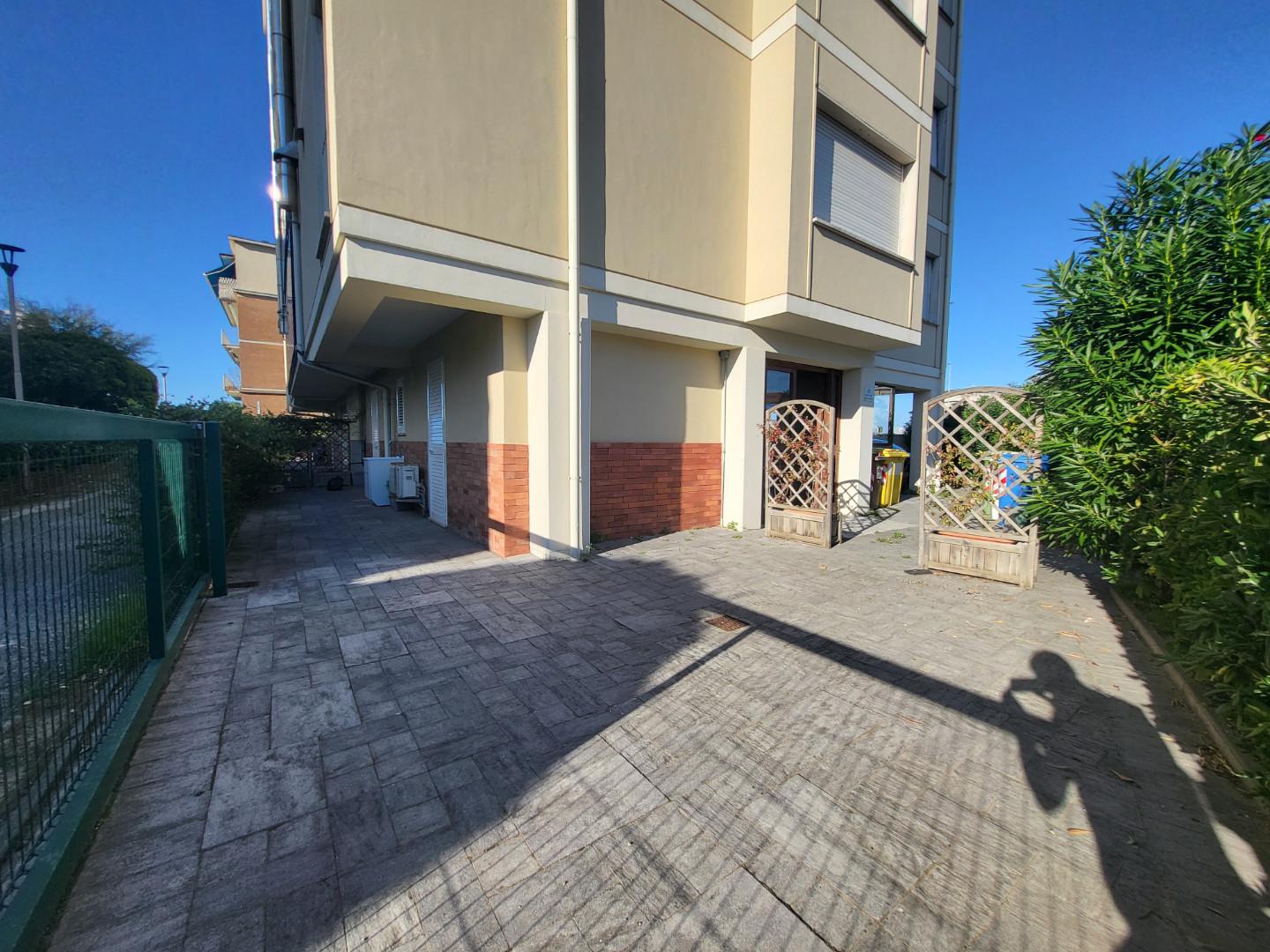 Bilocale arredato in affitto, Viareggio citt� giardino