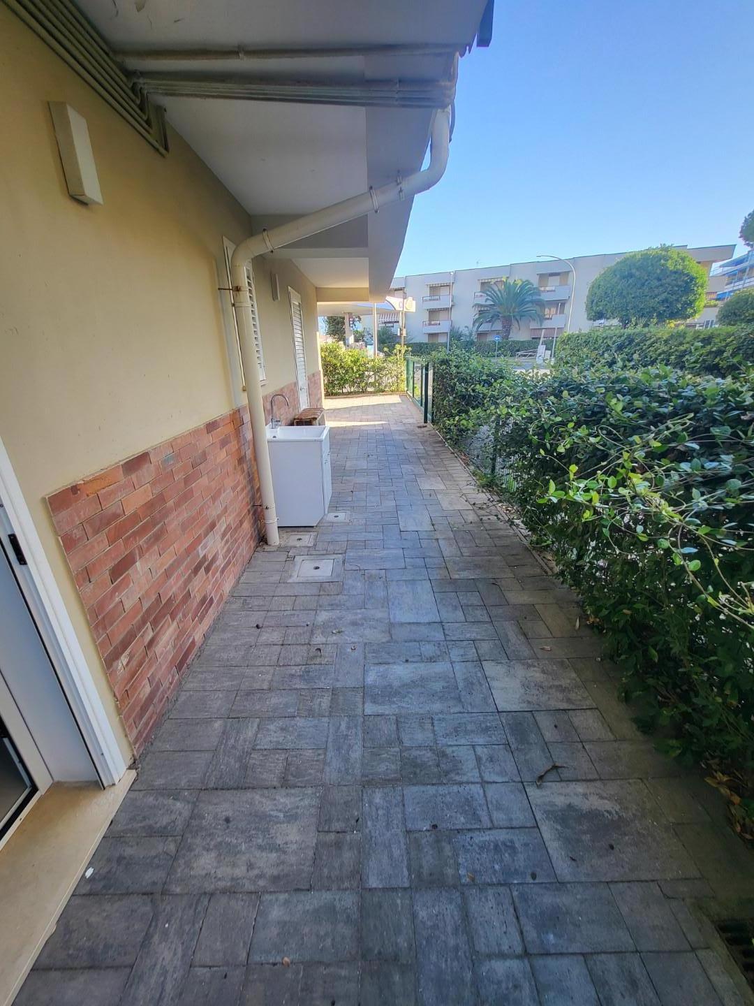 Bilocale arredato in affitto, Viareggio citt� giardino