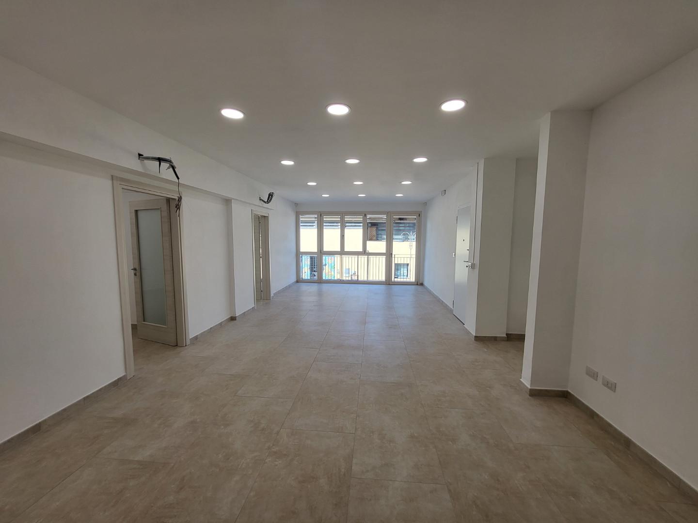 Ufficio nuovo a Cascina