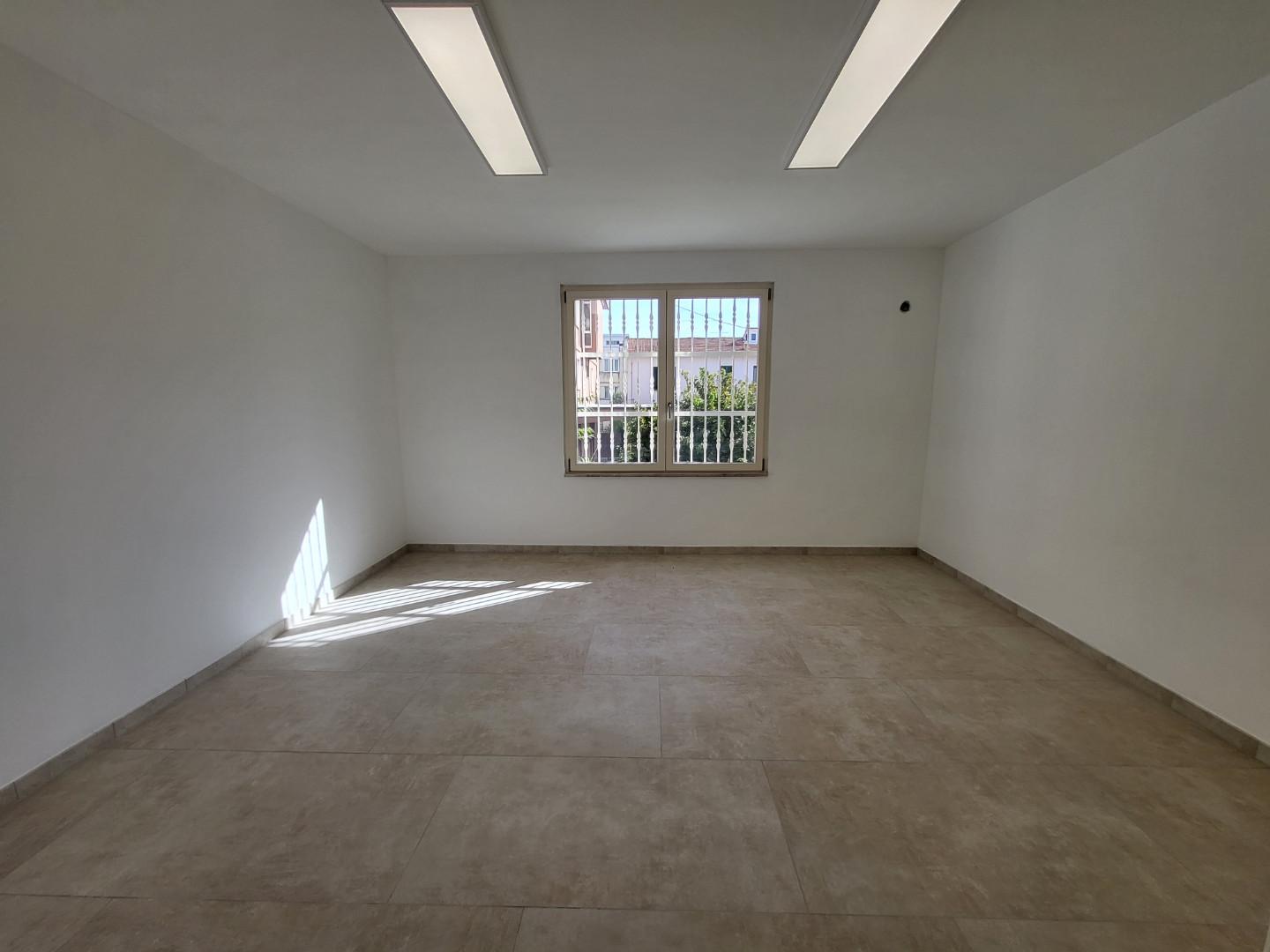 Ufficio nuovo a Cascina
