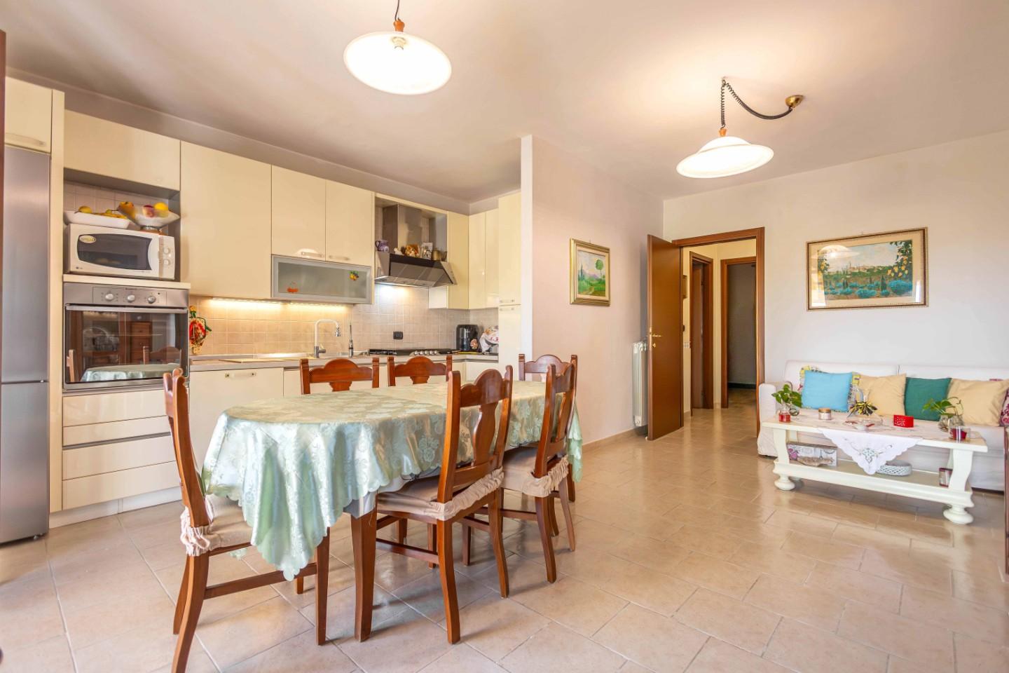 Quadrilocale con giardino, Calcinaia fornacette