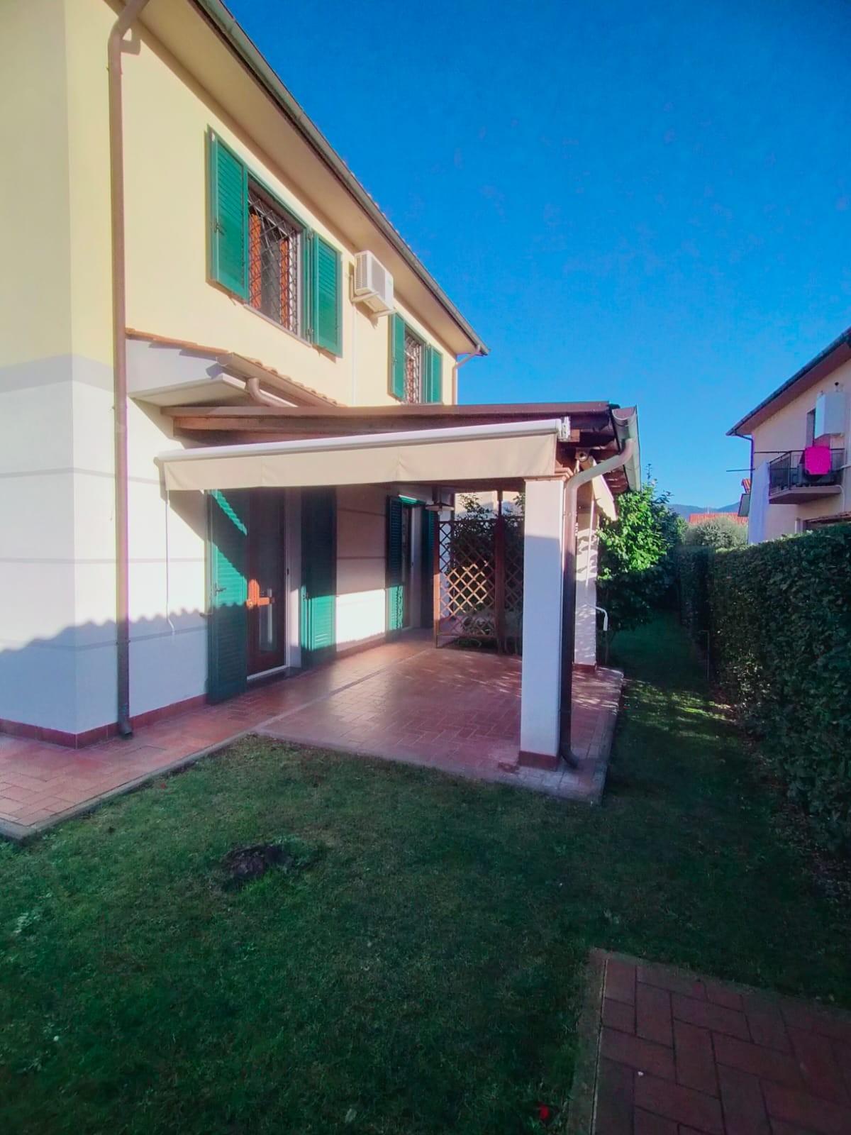 Villa con giardino a San Giuliano Terme