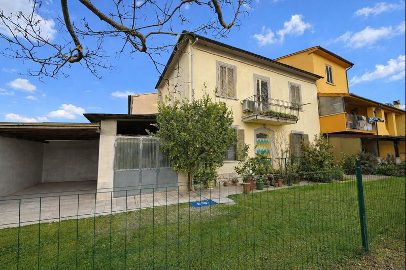 Casa indipendente con giardino a Pontedera