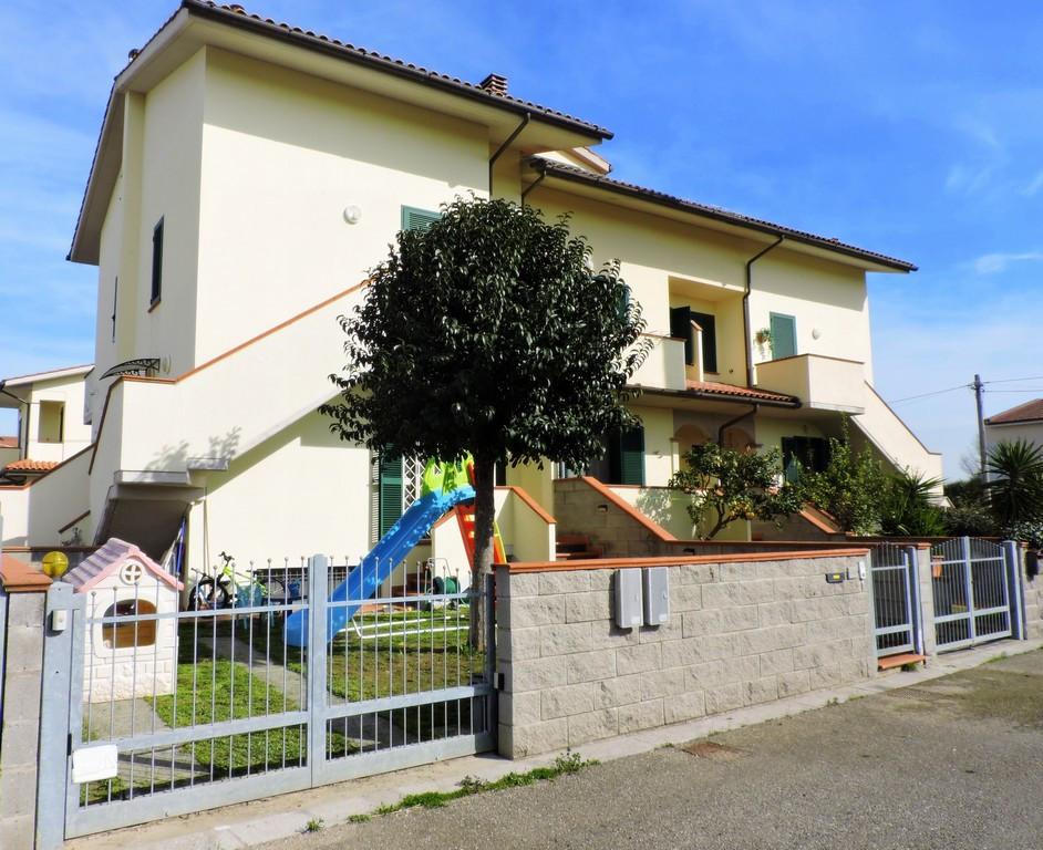 Villa Quadrifamiliari con giardino, Cascina san lorenzo a pagnatico