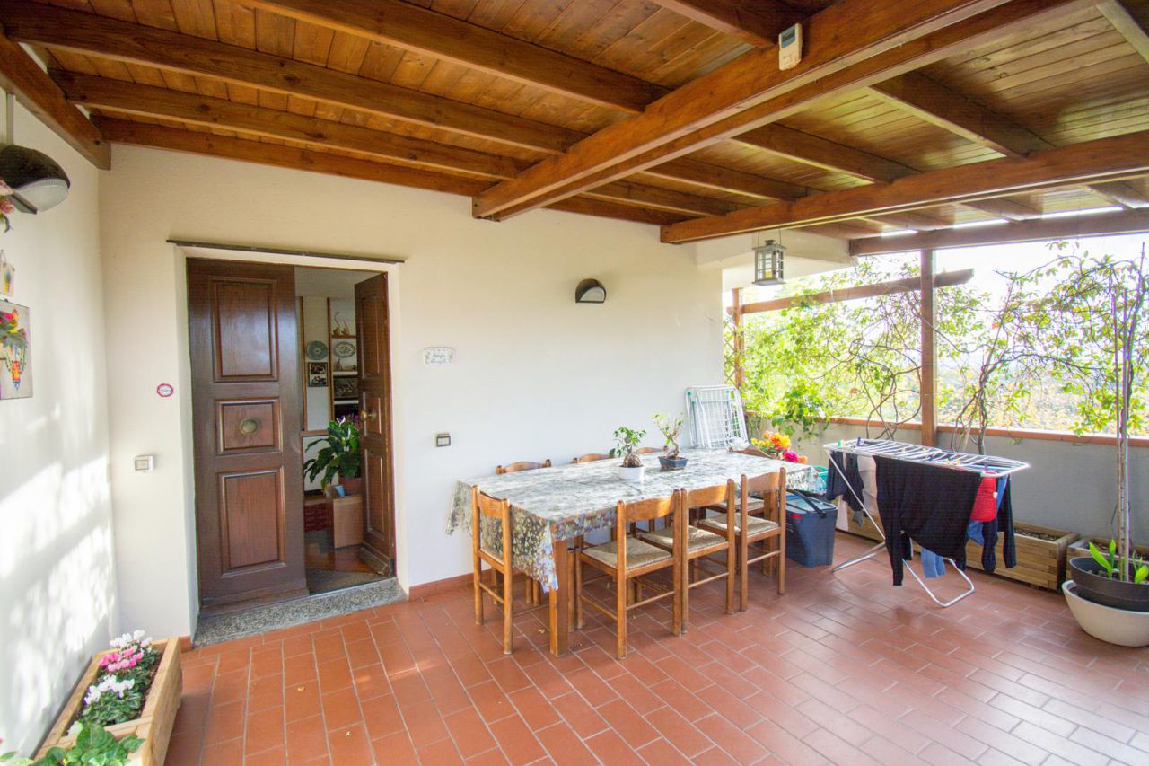 Villa in vendita a Arezzo
