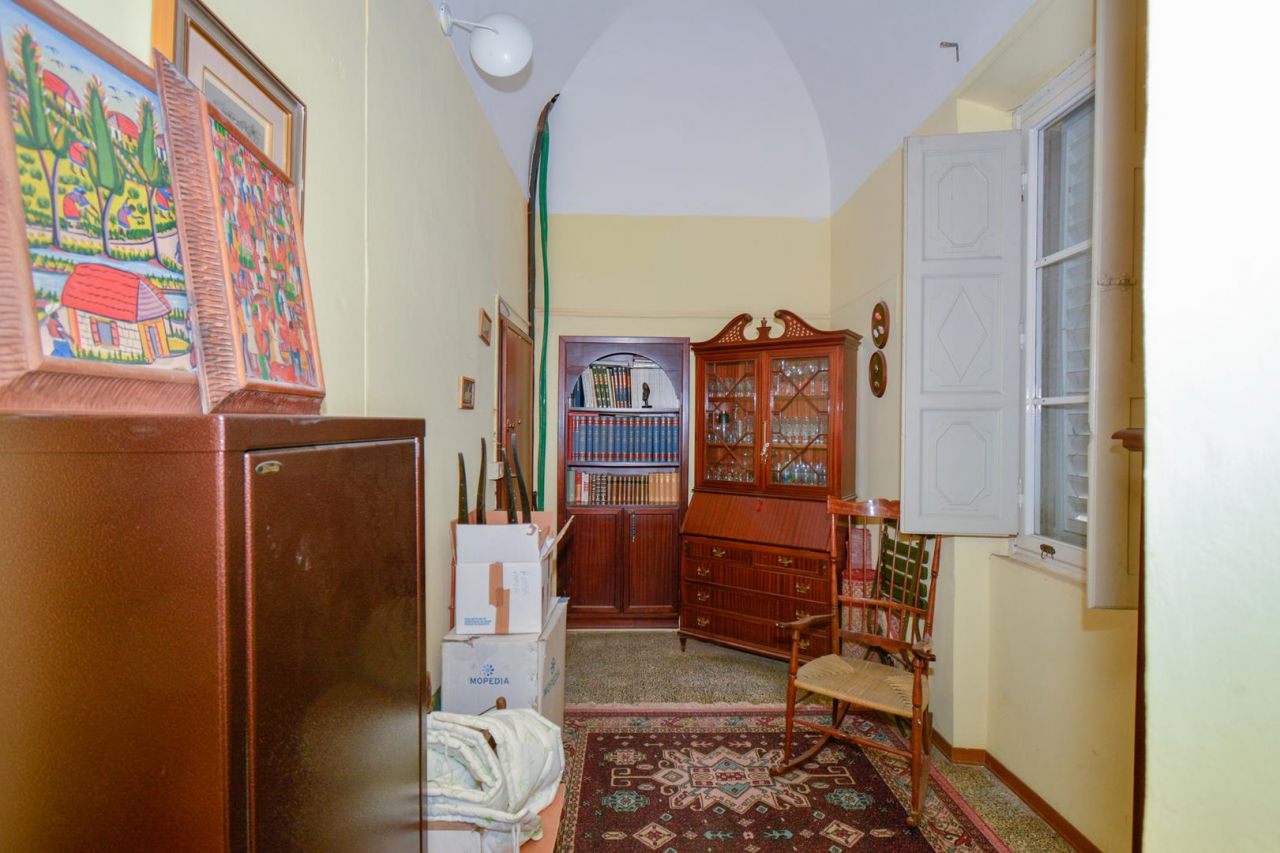 Appartamento da ristrutturare a Arezzo
