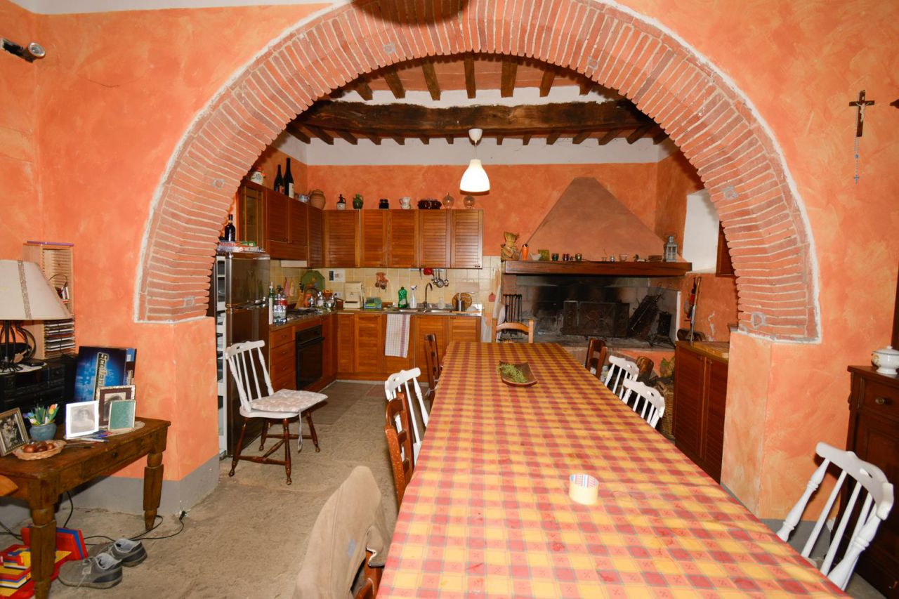 Casa indipendente ristrutturata a Arezzo