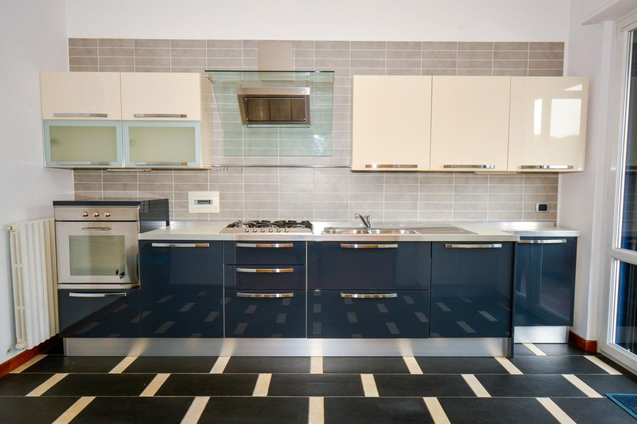 Appartamento con box in viale giotto, Arezzo