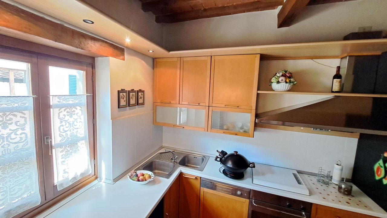 Appartamento con terrazzo a Arezzo