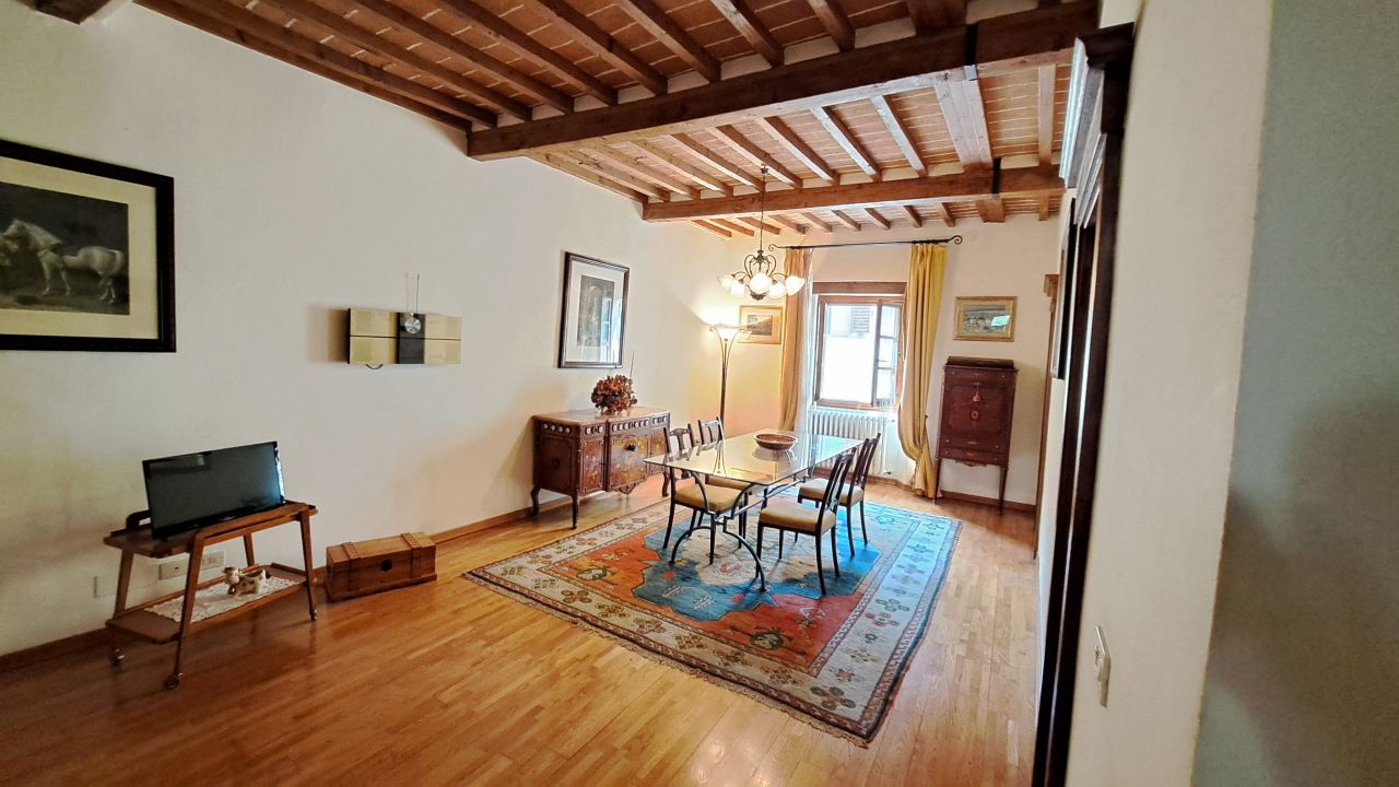 Appartamento con terrazzo a Arezzo