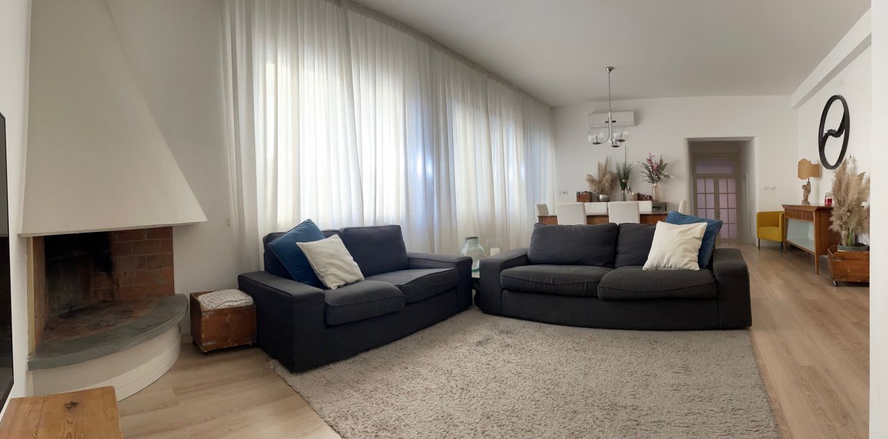 Appartamento con box doppio in via crispi, Arezzo