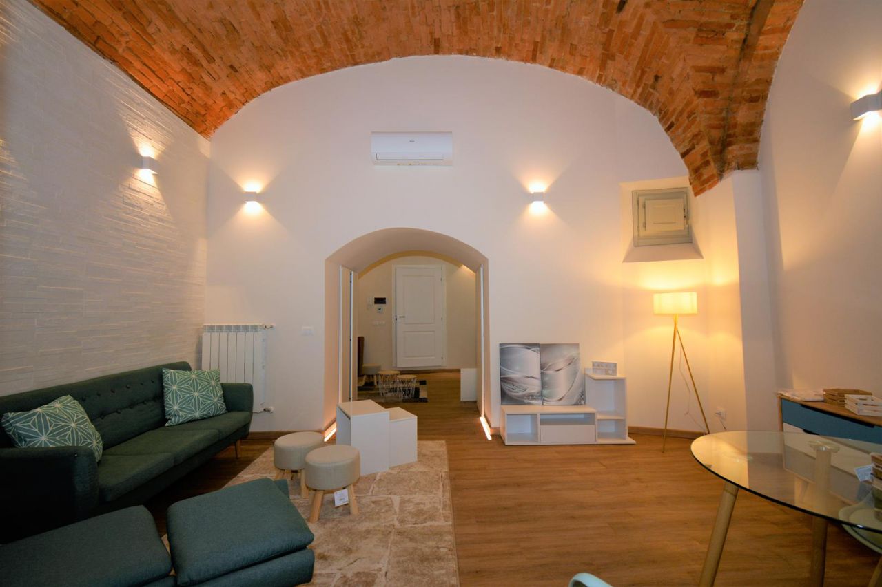 Casa indipendente in vendita a Arezzo