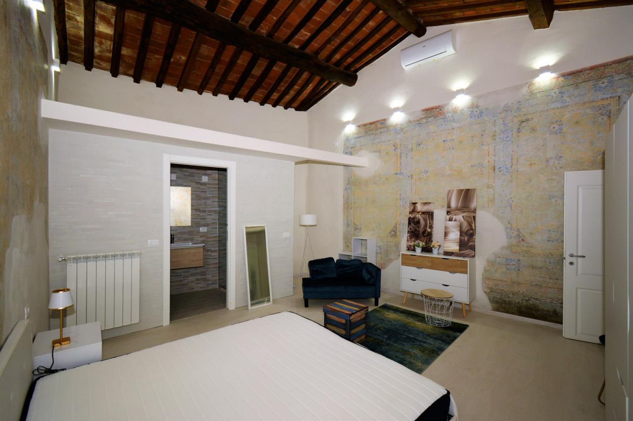 Casa indipendente in vendita a Arezzo