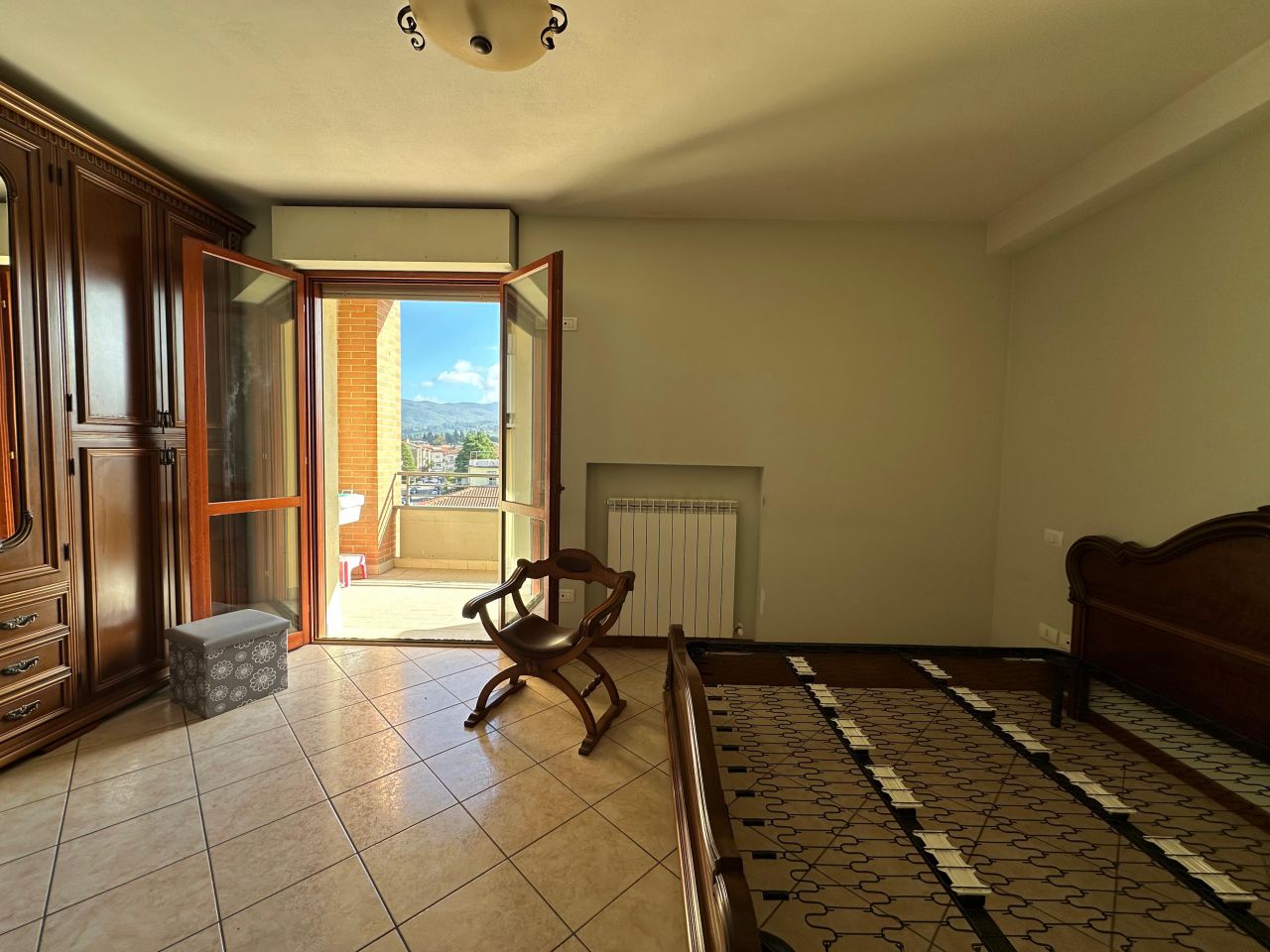 Trilocale con box a Arezzo